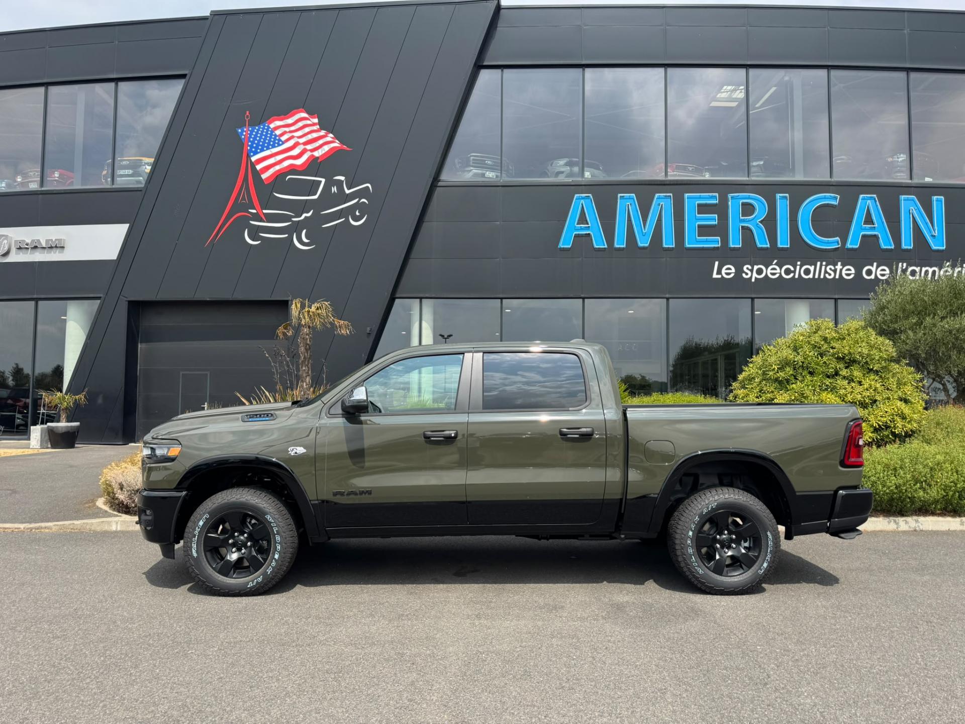 DODGE RAM 1500 CREW BIGHORN BACK COUNTRY V8