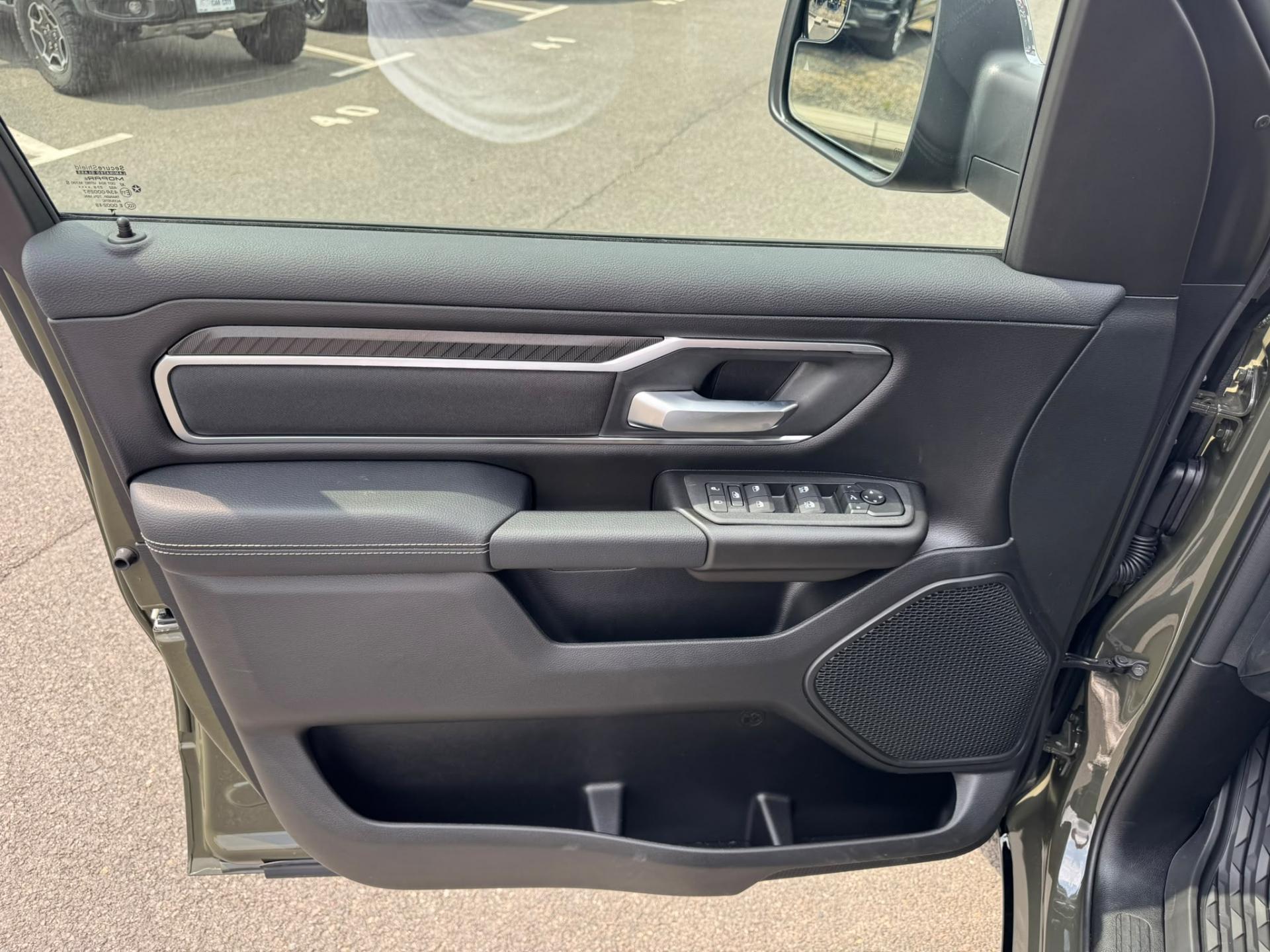 DODGE RAM 1500 CREW BIGHORN BACK COUNTRY V8