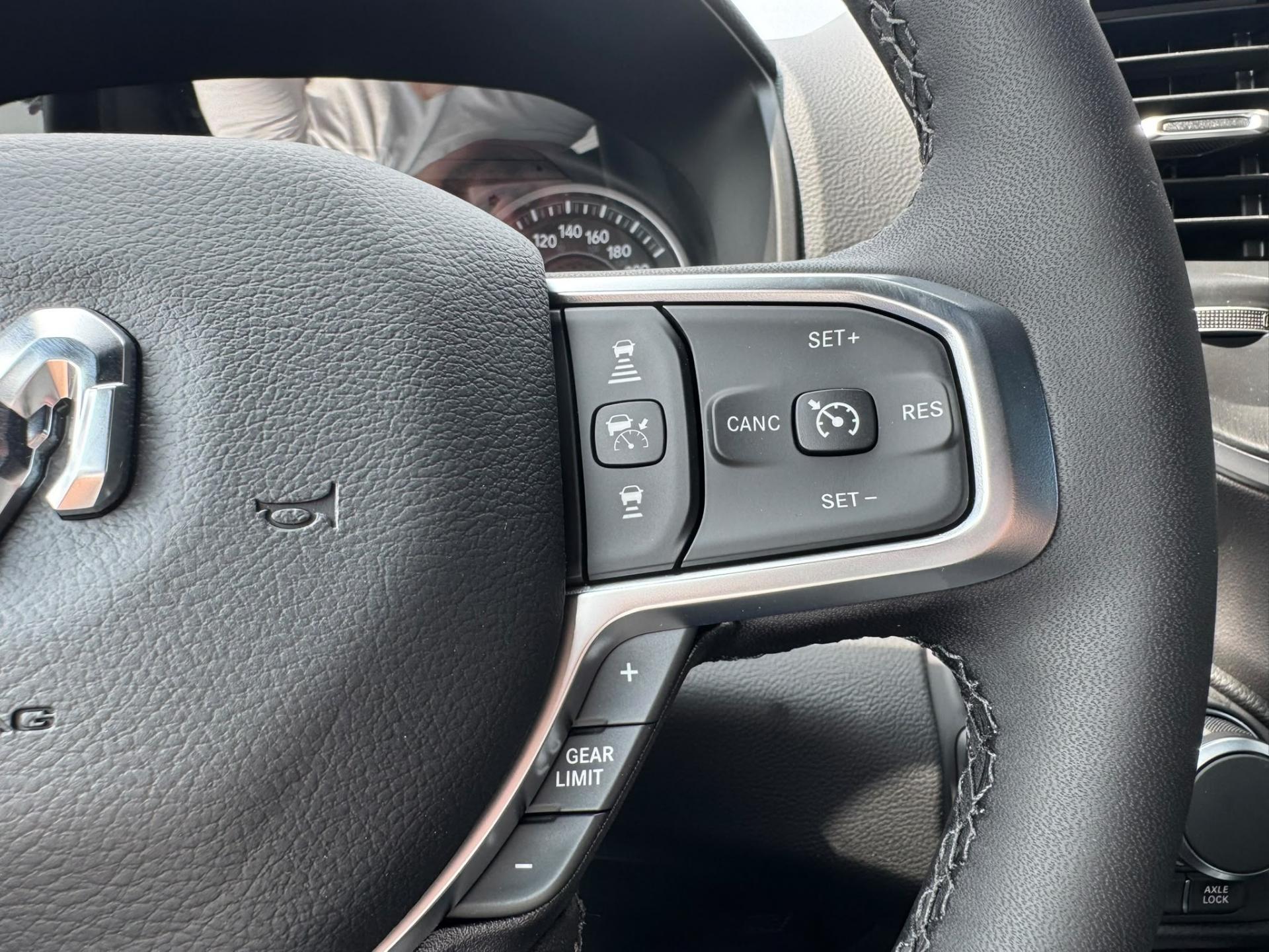 DODGE RAM 1500 CREW BIGHORN BACK COUNTRY V8