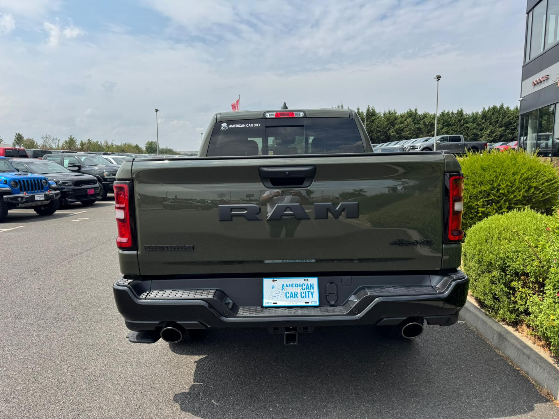 DODGE RAM 1500 CREW BIGHORN BACK COUNTRY V8