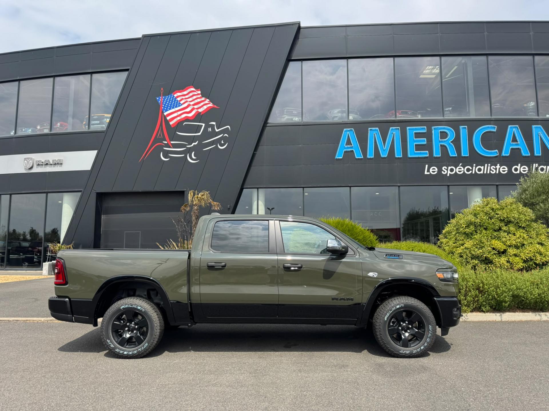 DODGE RAM 1500 CREW BIGHORN BACK COUNTRY V8