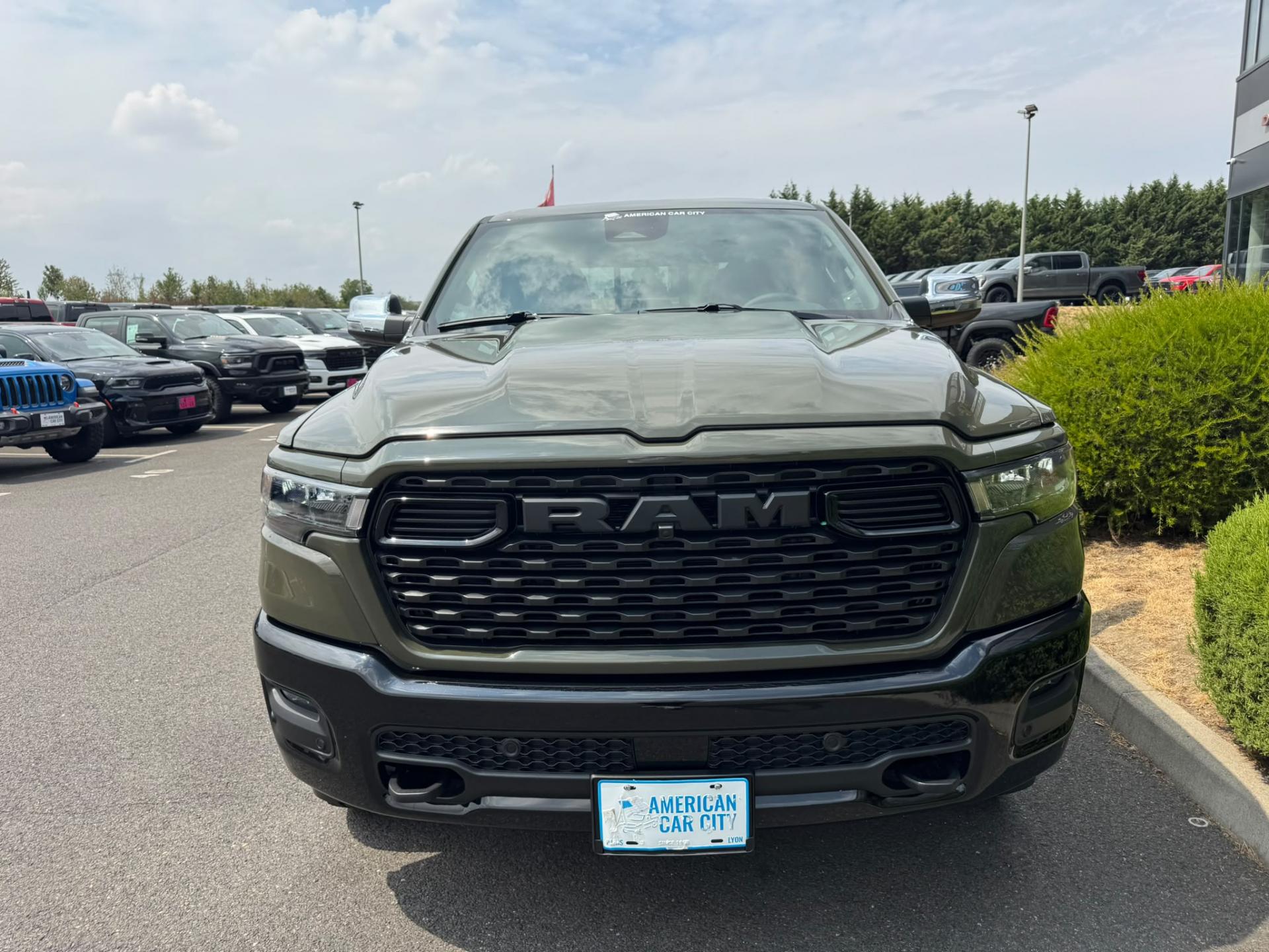 DODGE RAM 1500 CREW BIGHORN BACK COUNTRY V8