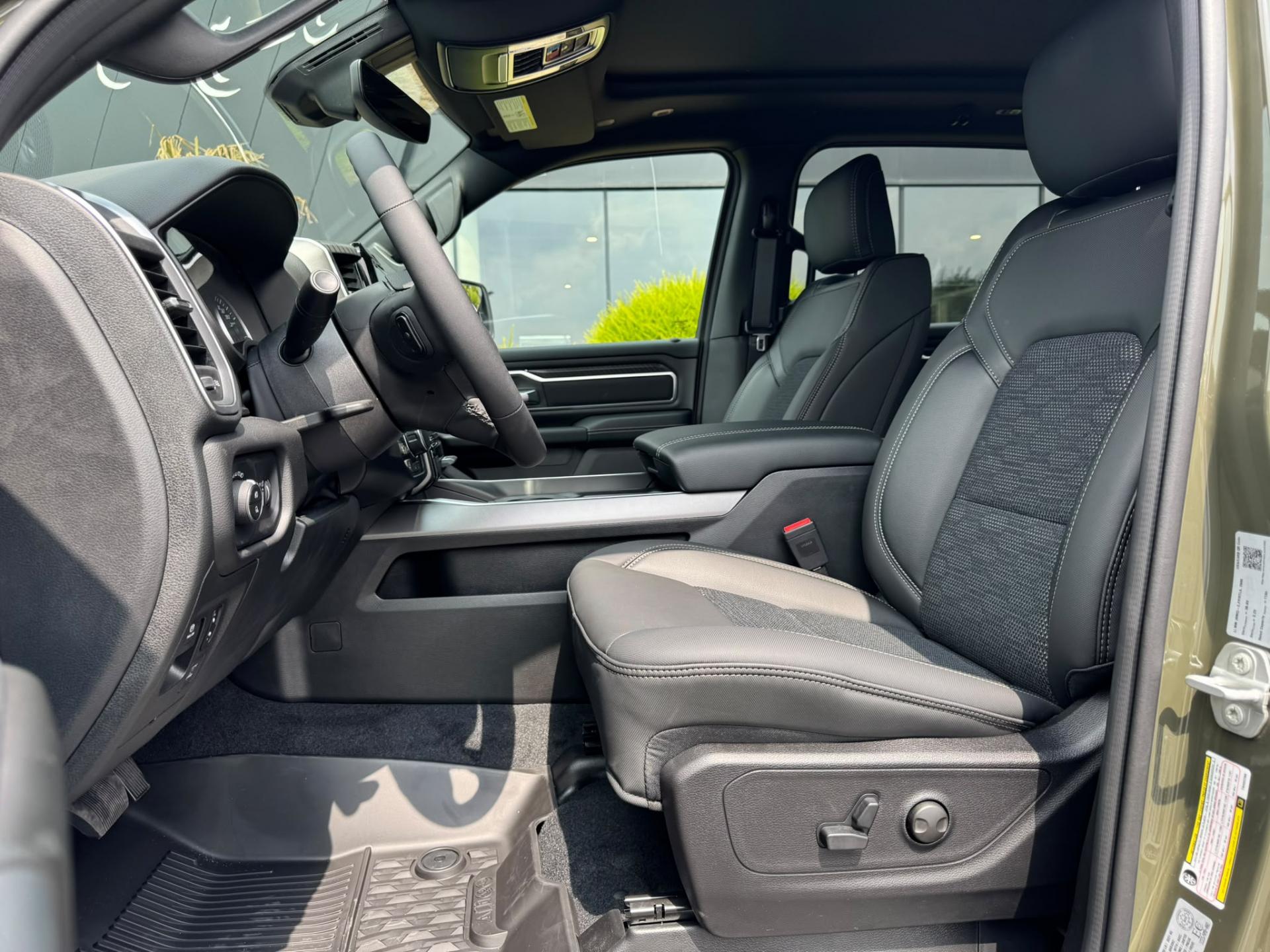 DODGE RAM 1500 CREW BIGHORN BACK COUNTRY V8