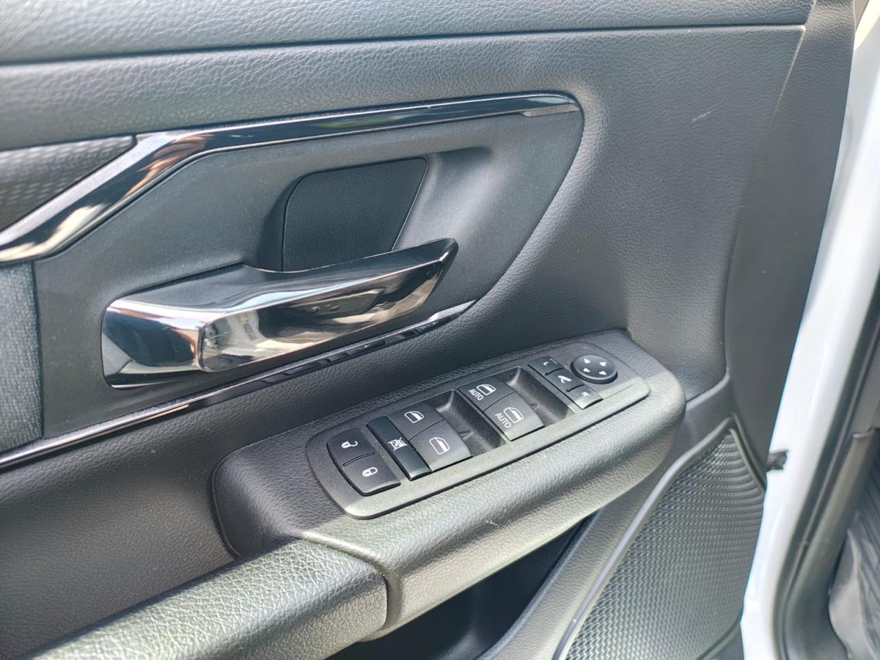 DODGE RAM 1500 CREW BIGHORN BUILT TO SERVE EDITION