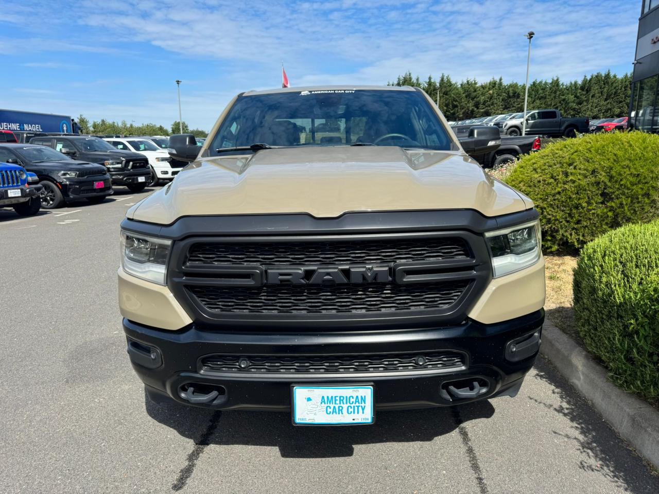 DODGE RAM 1500 CREW CAB BUILT TO SERVE EDITION