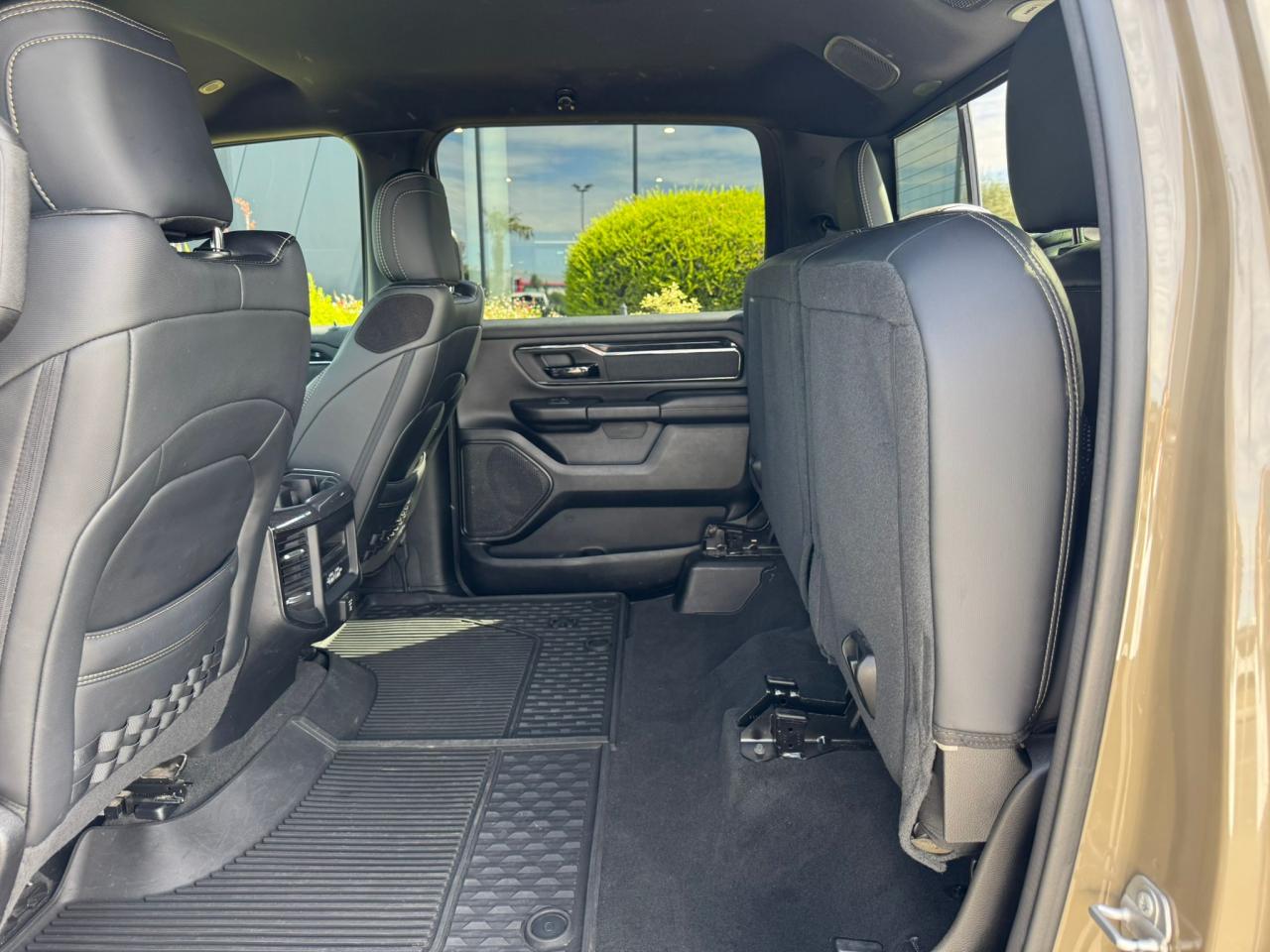 DODGE RAM 1500 CREW CAB BUILT TO SERVE EDITION