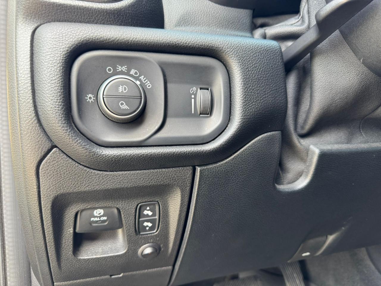 DODGE RAM 1500 CREW CAB BUILT TO SERVE EDITION