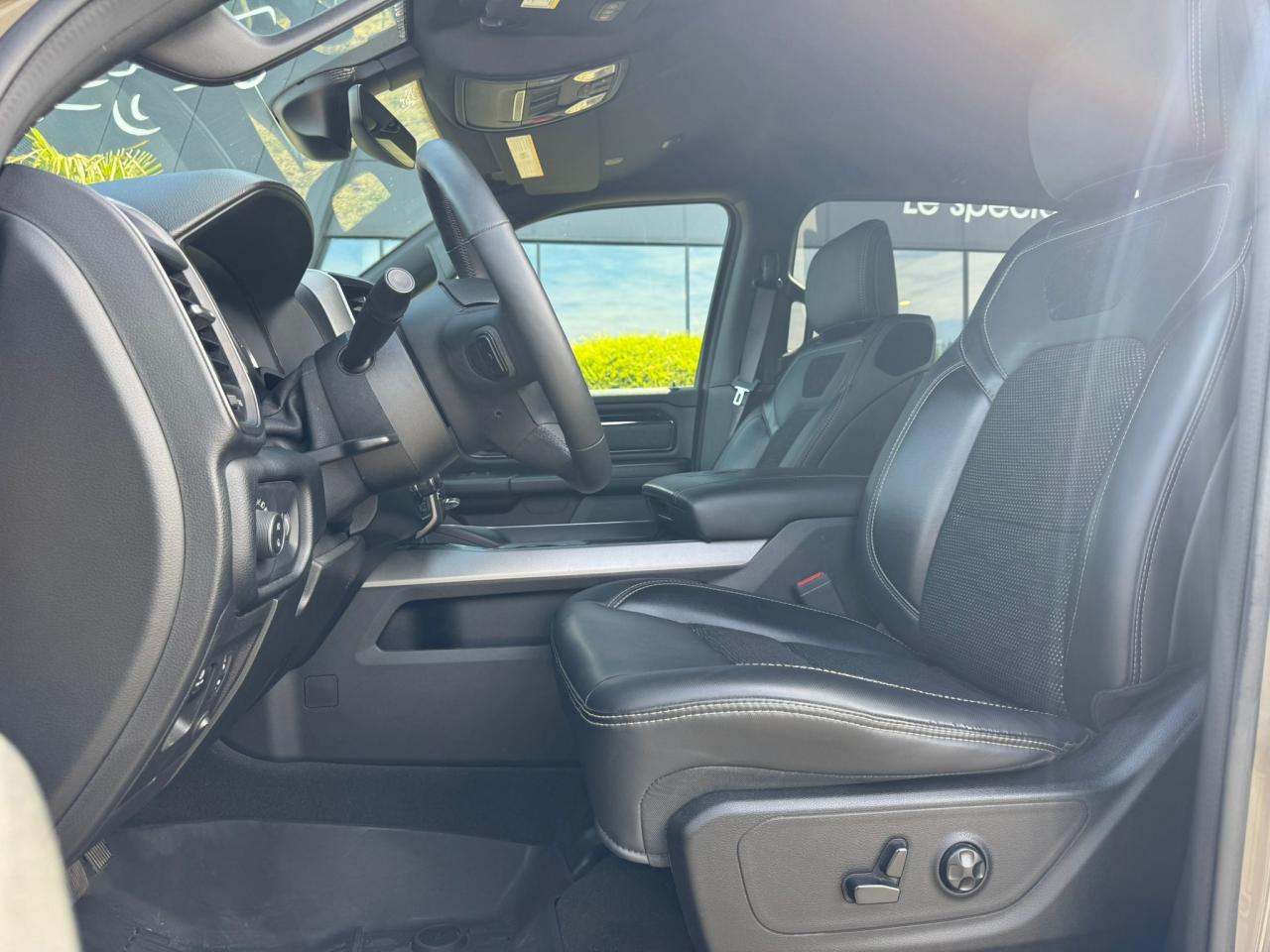DODGE RAM 1500 CREW CAB BUILT TO SERVE EDITION
