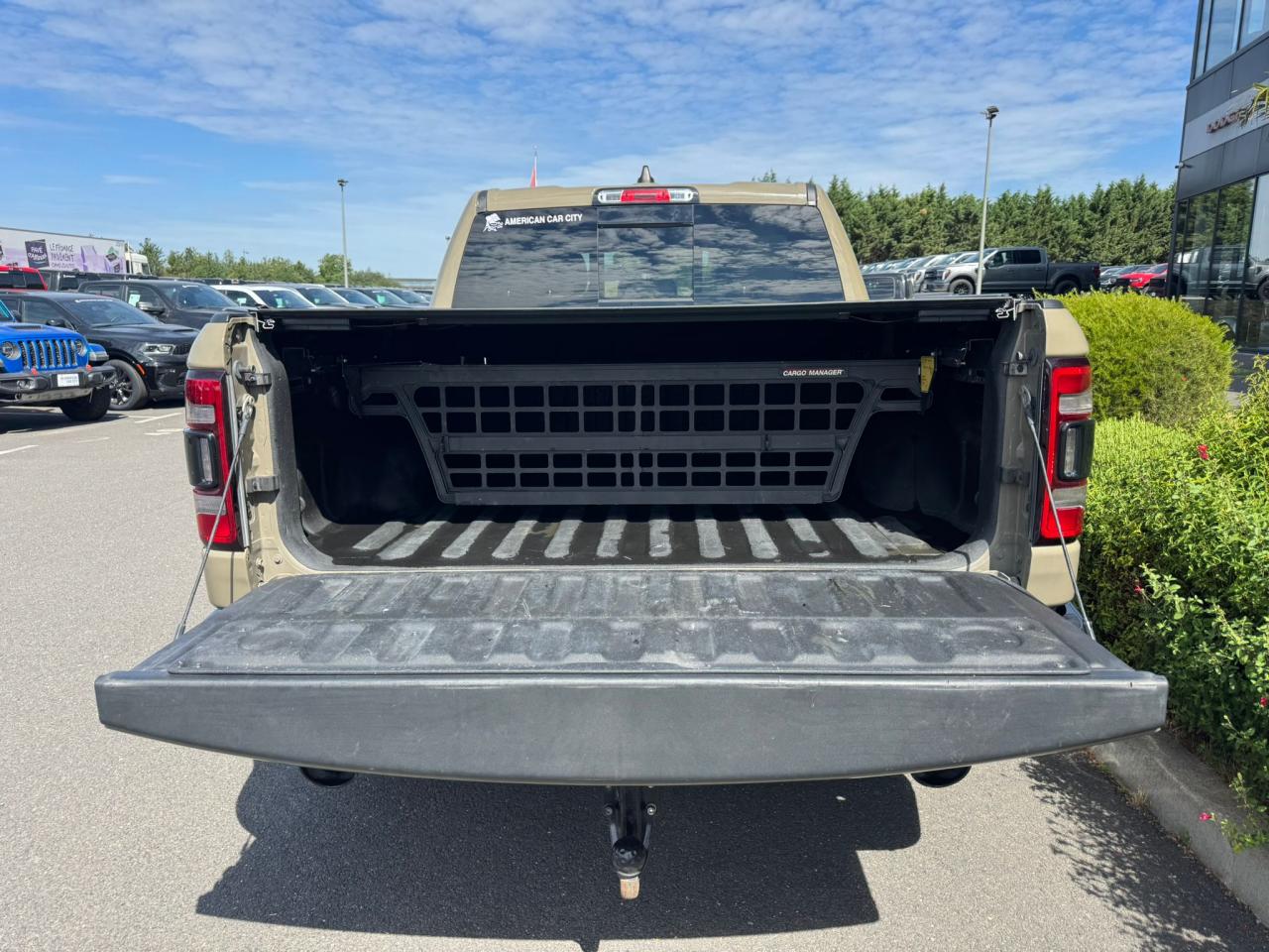 DODGE RAM 1500 CREW CAB BUILT TO SERVE EDITION