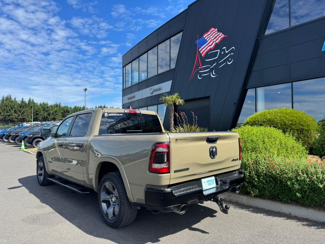 DODGE RAM 1500 CREW CAB BUILT TO SERVE EDITION