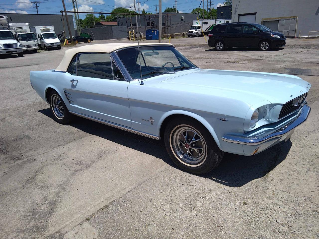 FORD MUSTANG Cabriolet 289 code A toutes options