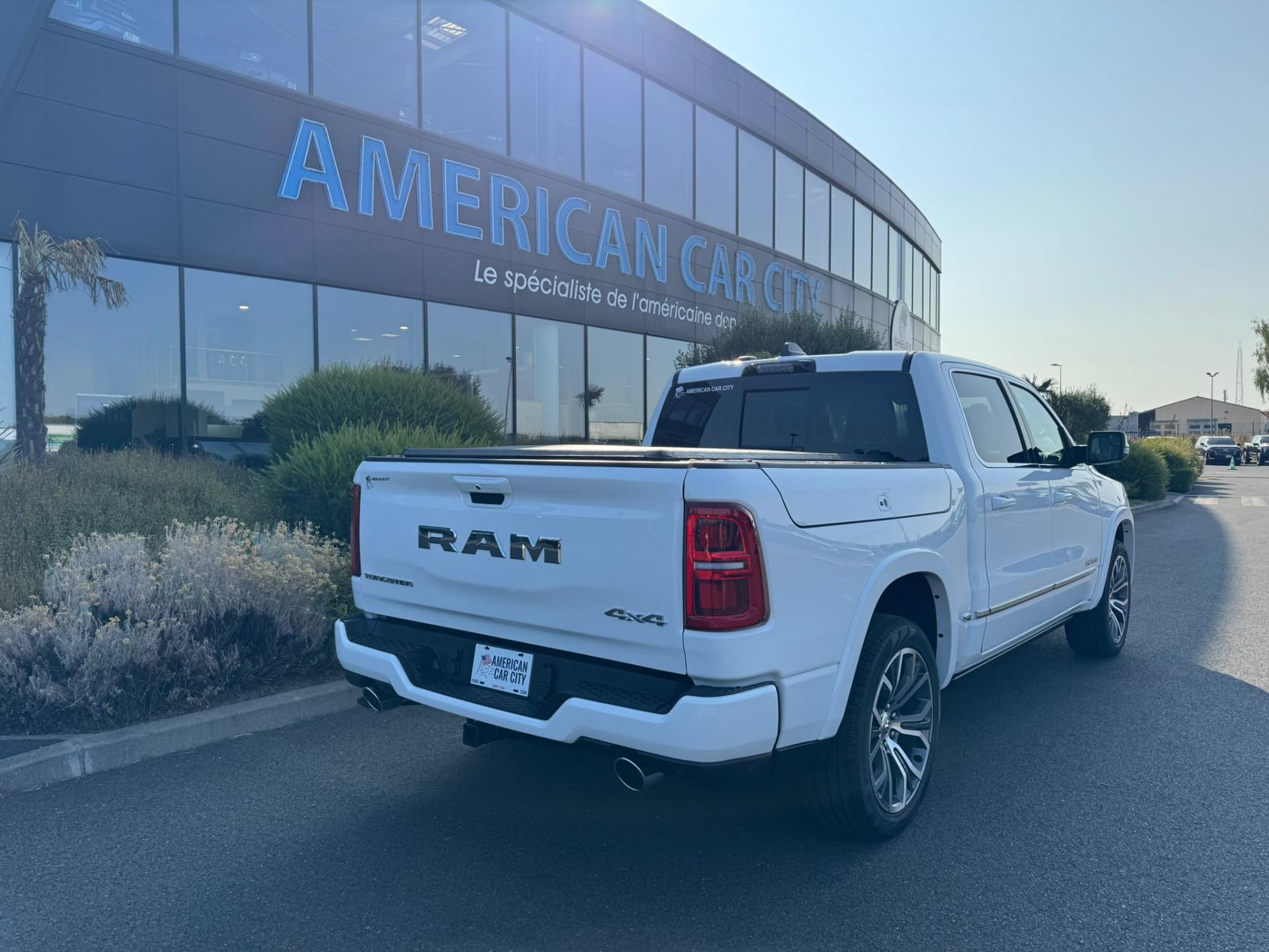 DODGE RAM 1500 CREW TUNGSTEN AIR RAMBOX