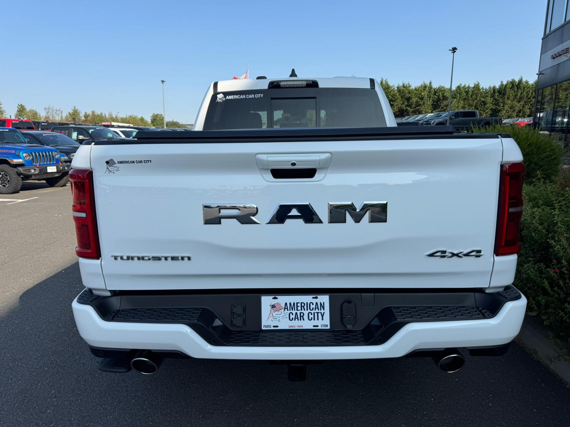 DODGE RAM 1500 CREW TUNGSTEN AIR RAMBOX