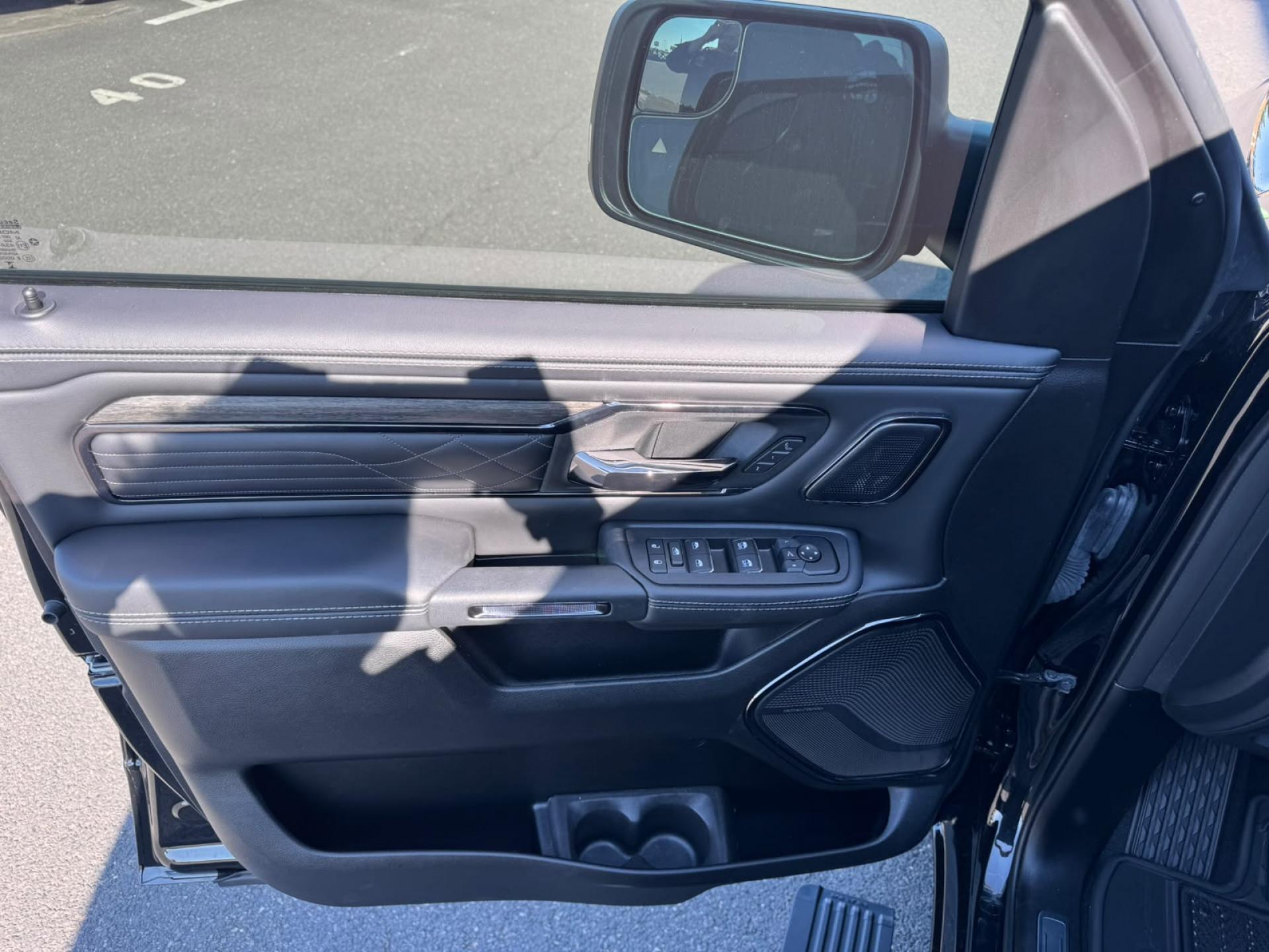 DODGE RAM 1500 CREW LIMITED NIGHT EDITION RAMBOX