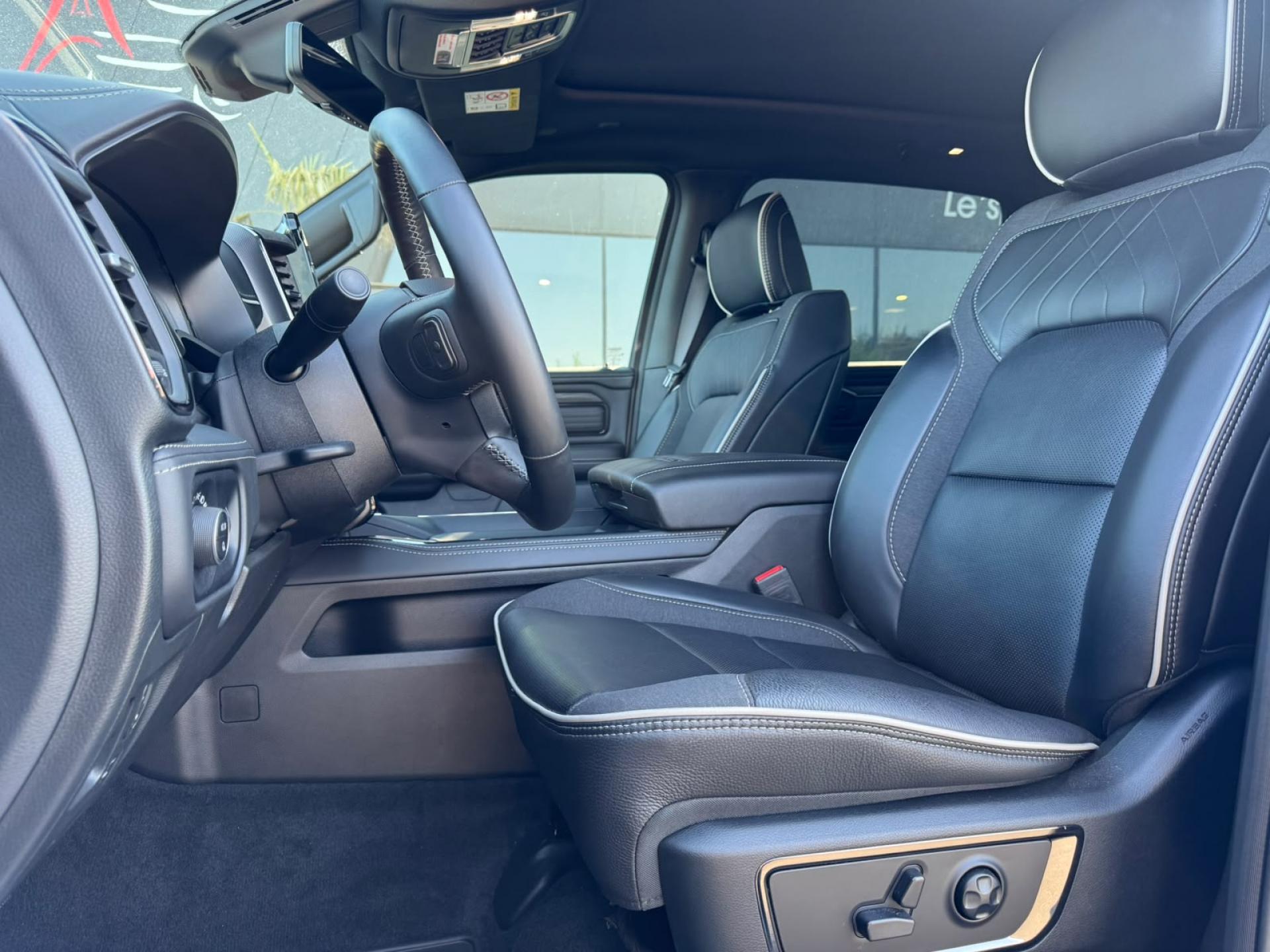 DODGE RAM 1500 CREW LIMITED NIGHT EDITION RAMBOX