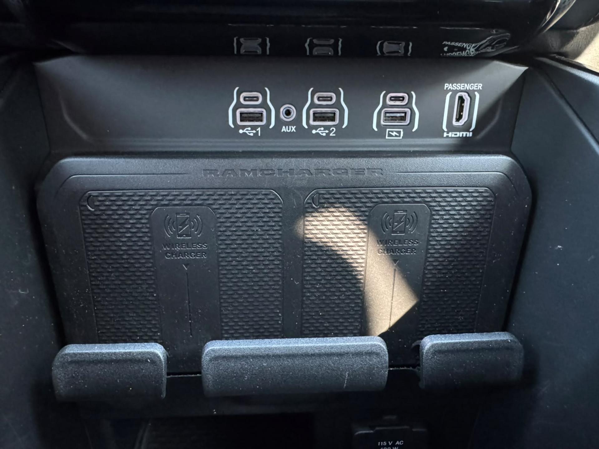 DODGE RAM 1500 CREW LIMITED NIGHT EDITION RAMBOX