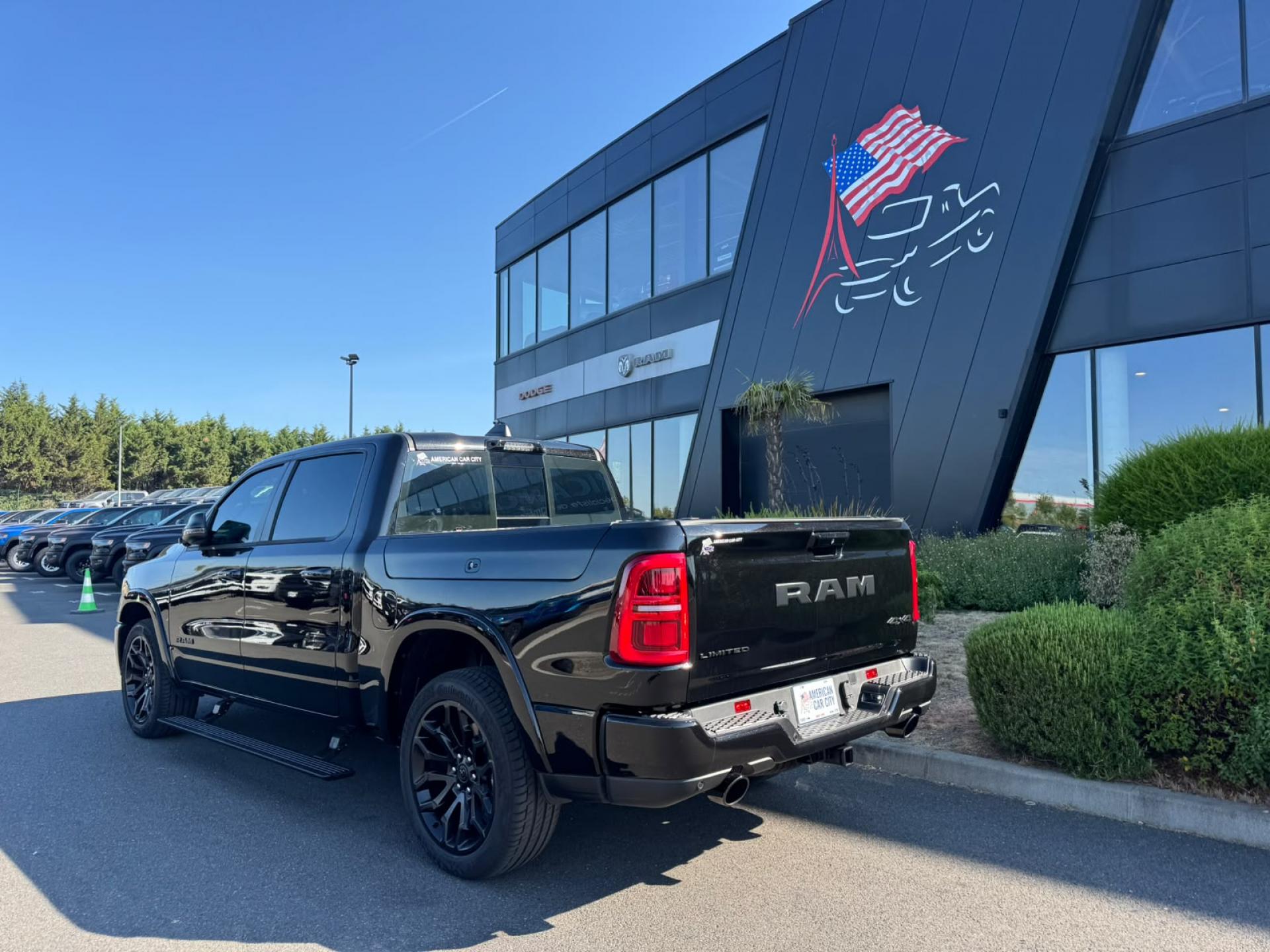 DODGE RAM 1500 CREW LIMITED NIGHT EDITION RAMBOX