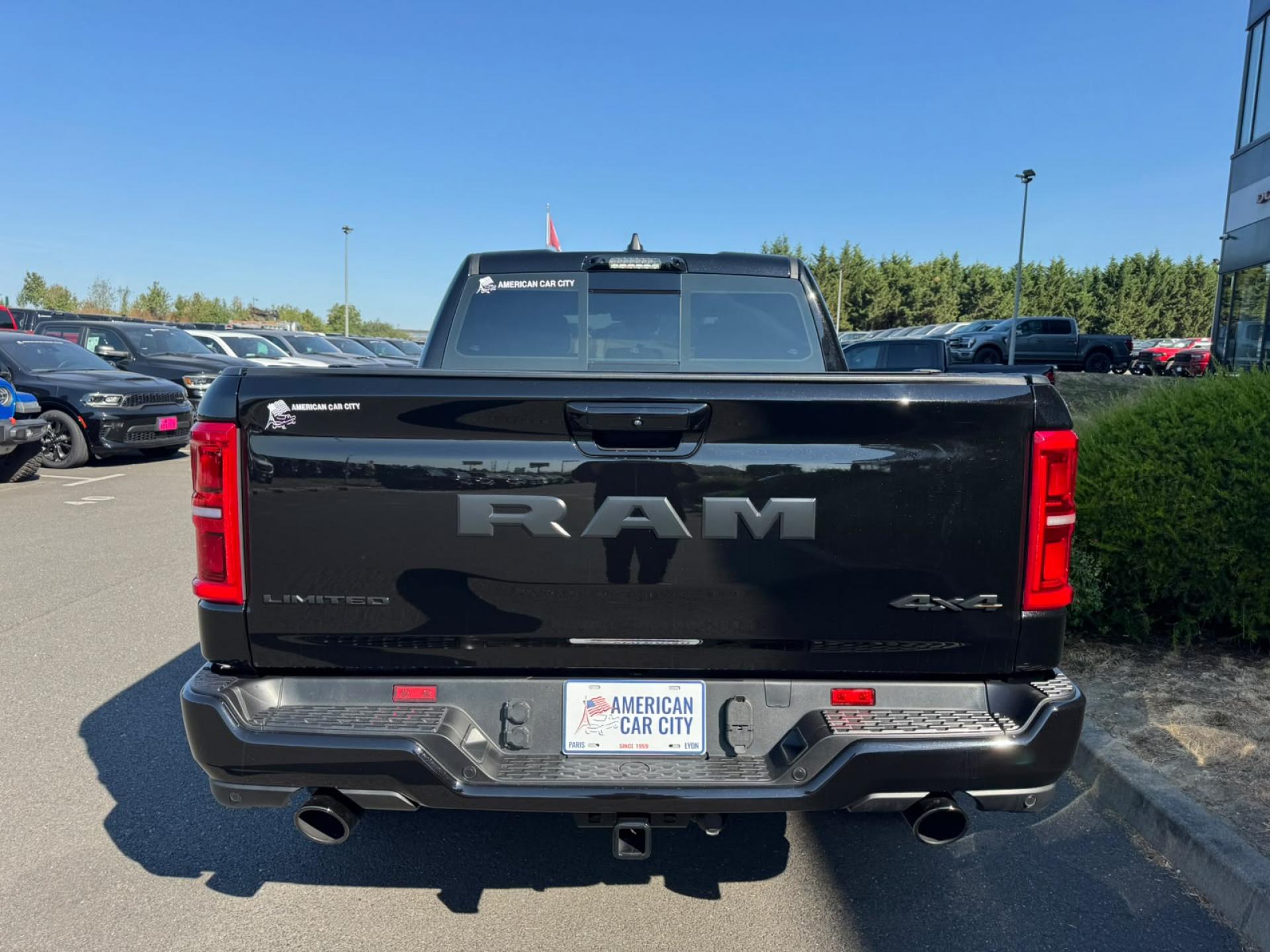 DODGE RAM 1500 CREW LIMITED NIGHT EDITION RAMBOX