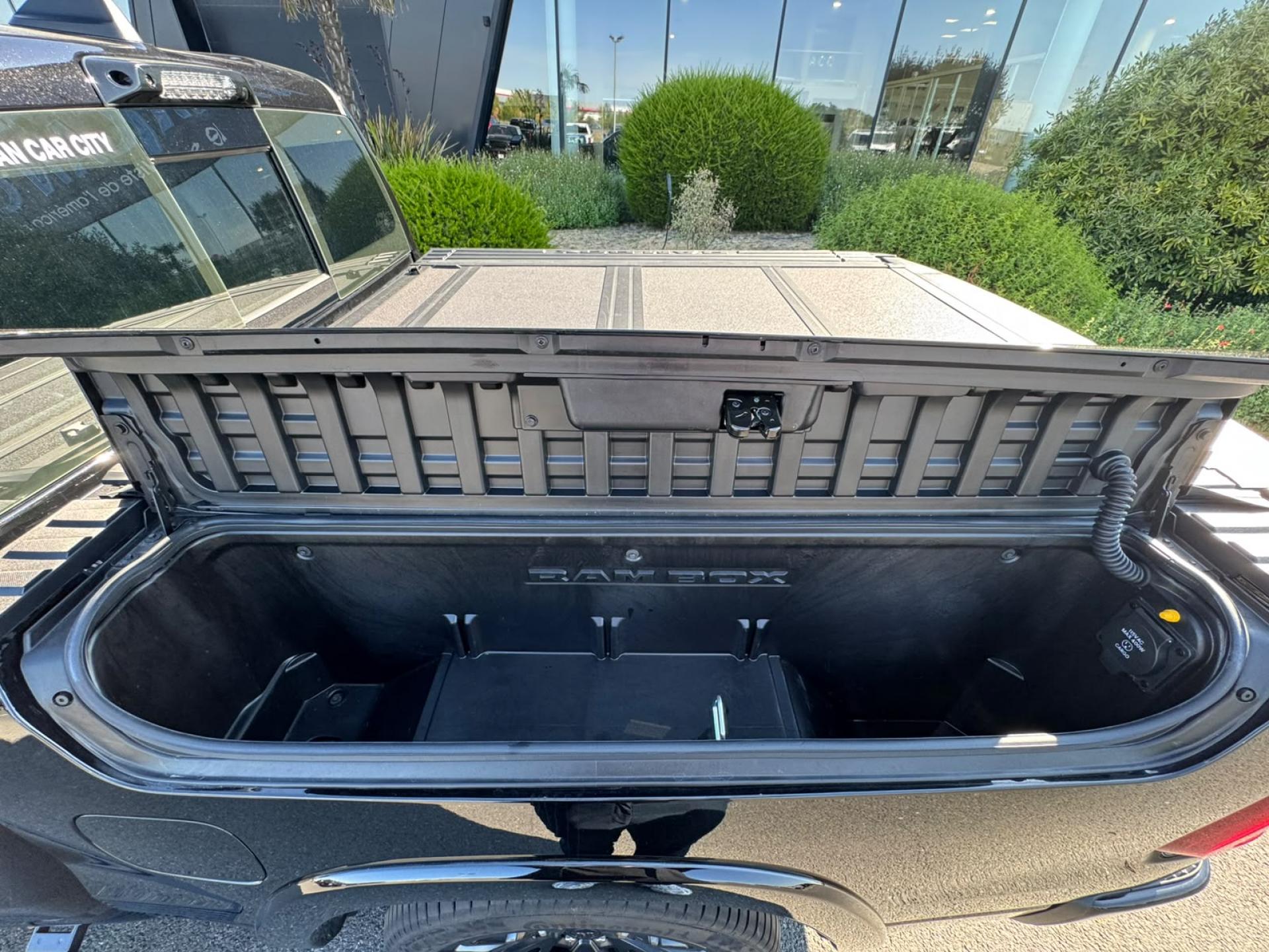 DODGE RAM 1500 CREW LIMITED NIGHT EDITION RAMBOX