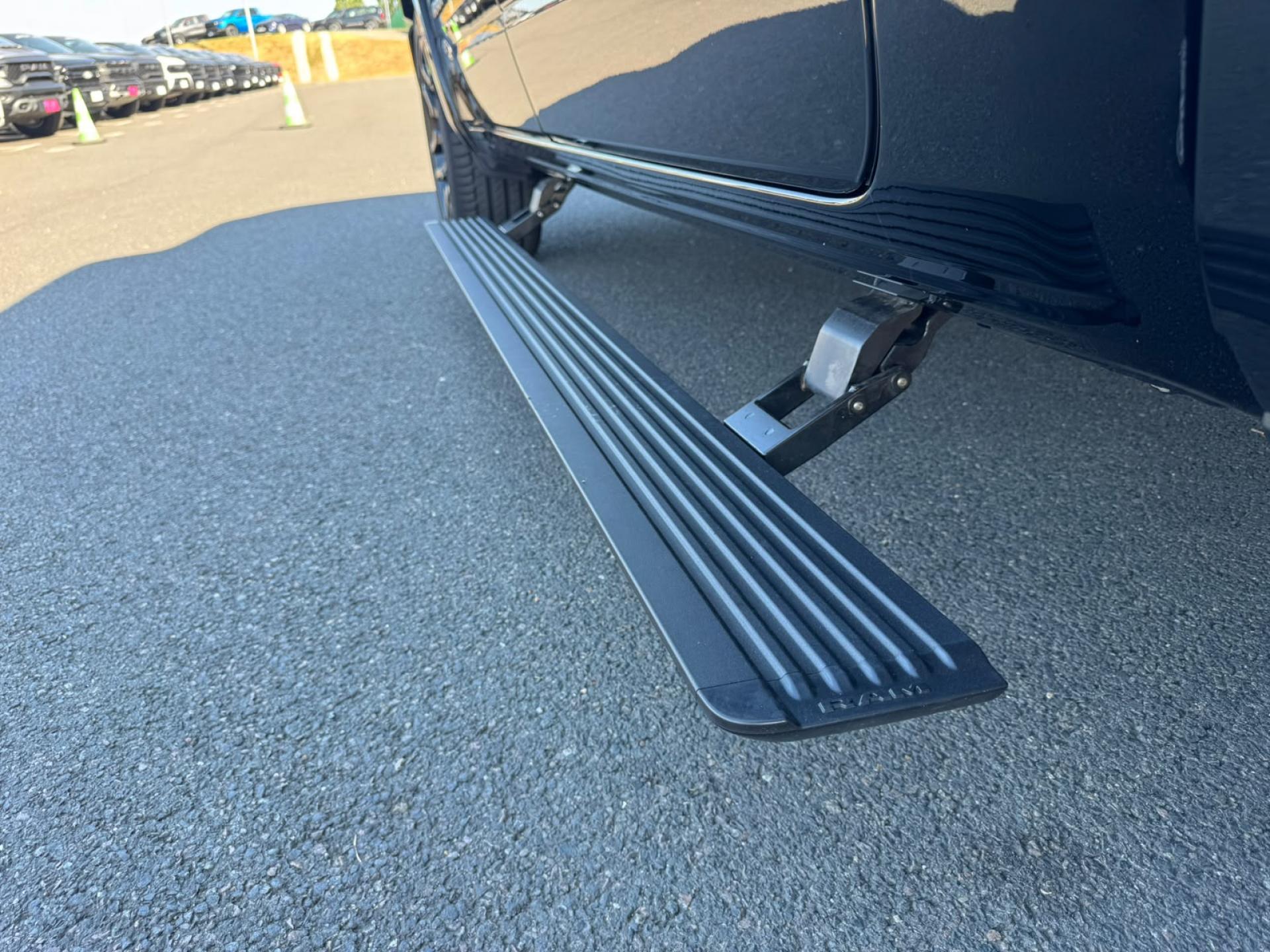 DODGE RAM 1500 CREW LIMITED NIGHT EDITION RAMBOX