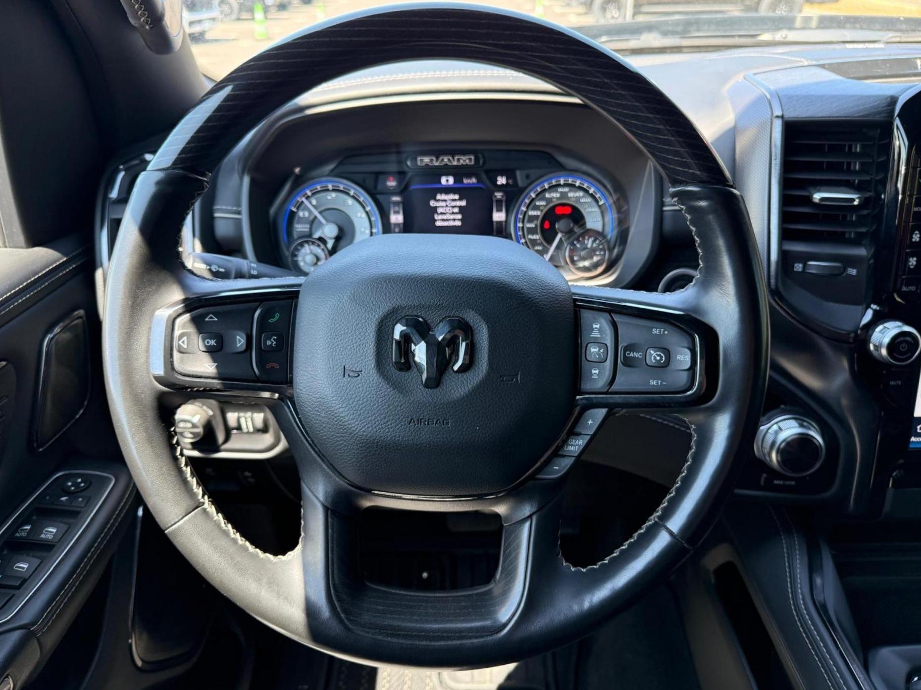 DODGE RAM 1500 CREW LIMITED NIGHT EDITION