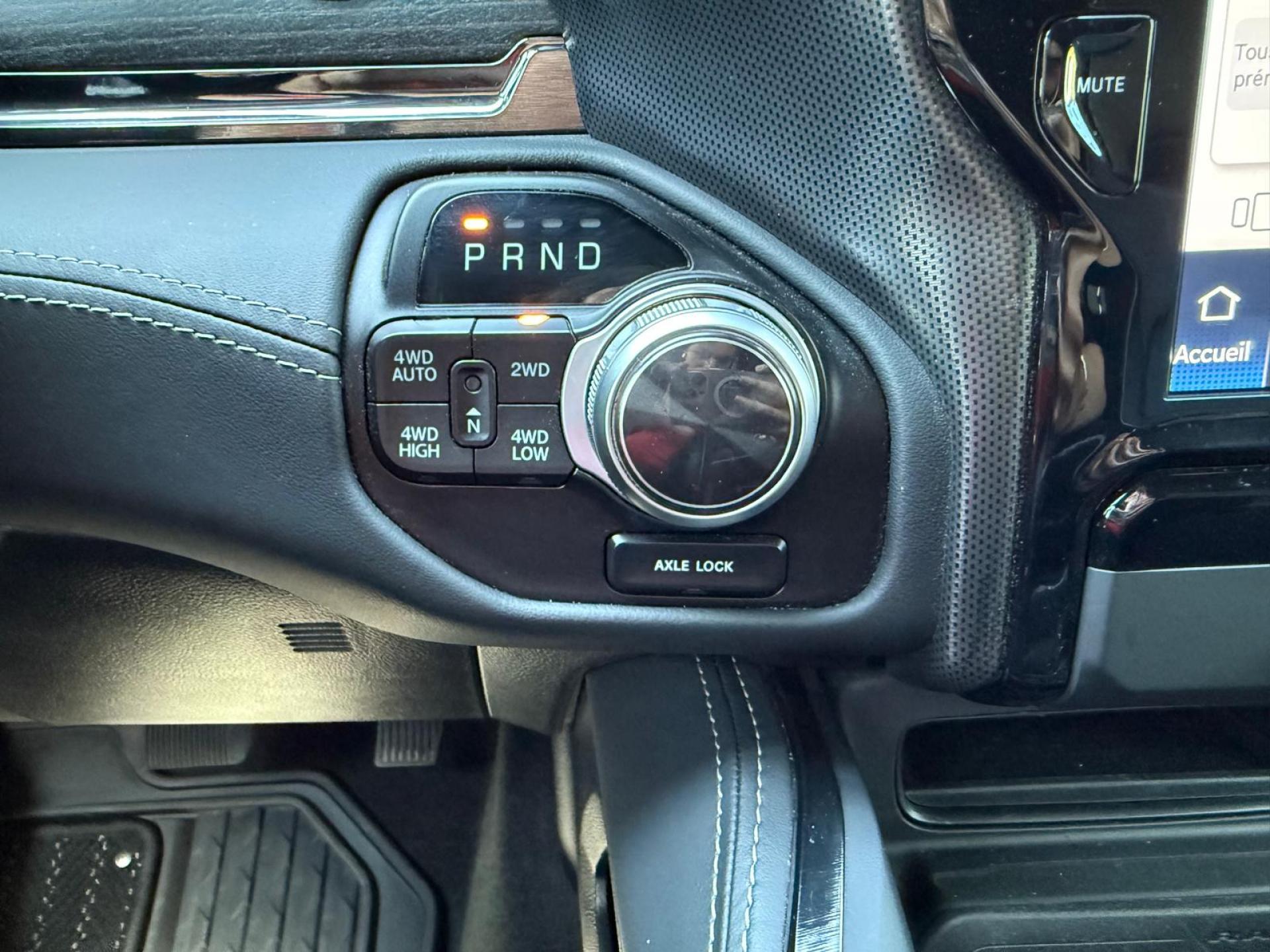 DODGE RAM 1500 CREW LIMITED NIGHT EDITION