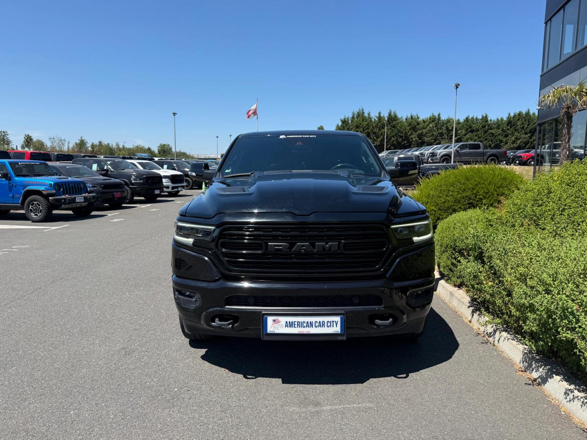 DODGE RAM 1500 CREW LIMITED NIGHT EDITION