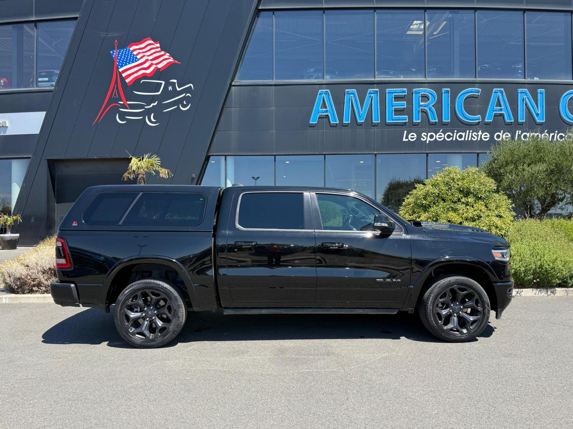 DODGE RAM 1500 CREW LIMITED NIGHT EDITION