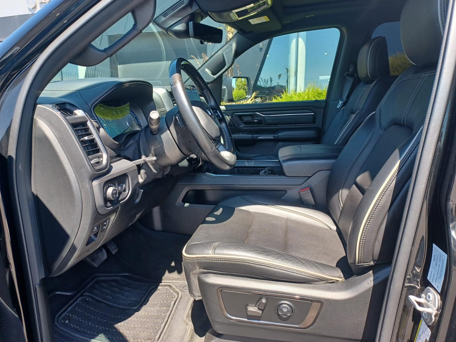 DODGE RAM 1500 CREW LIMITED NIGHT EDITION