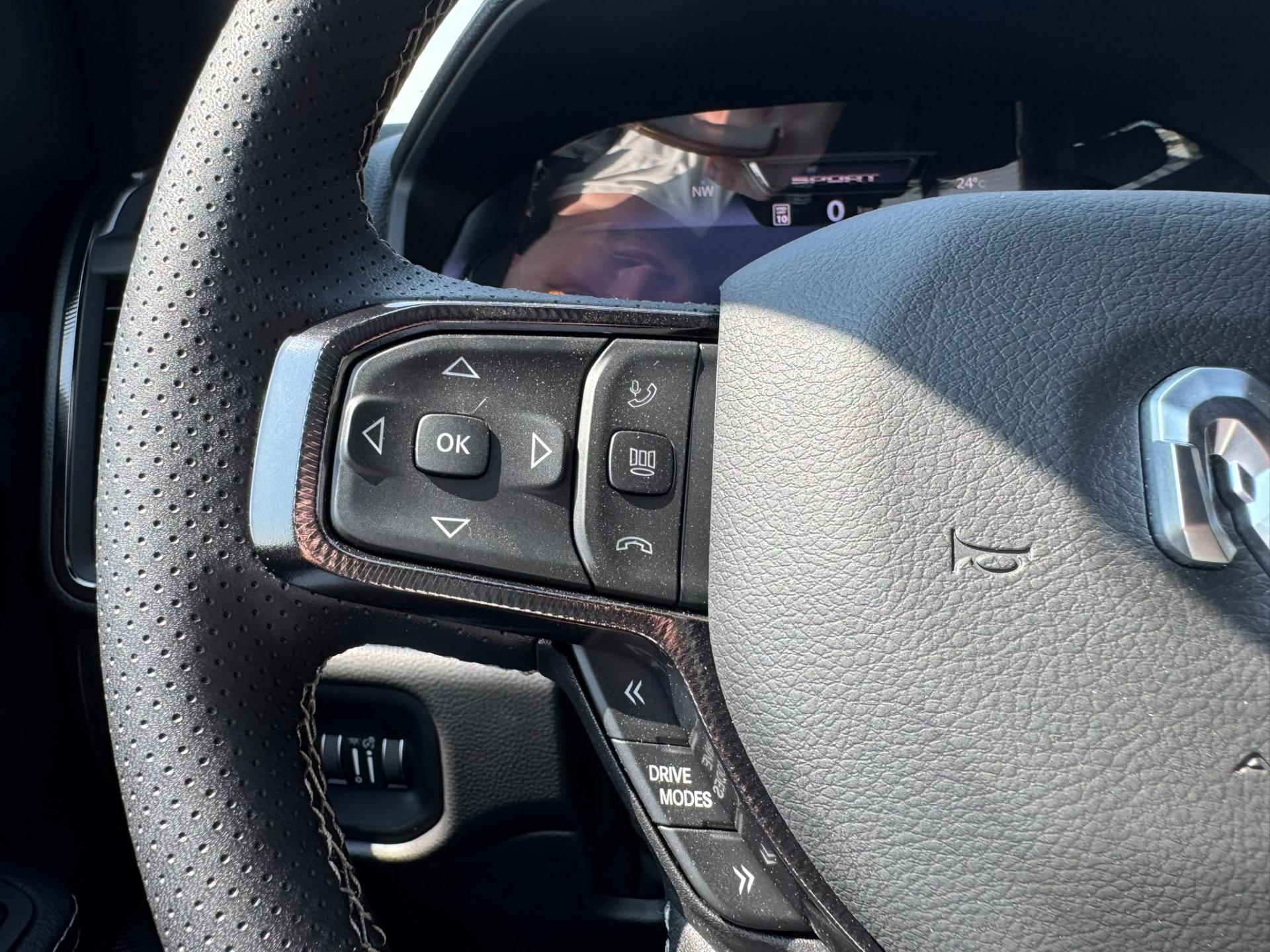 DODGE RAM 1500 CREW CAB SPORT NIGHT EDITION V8