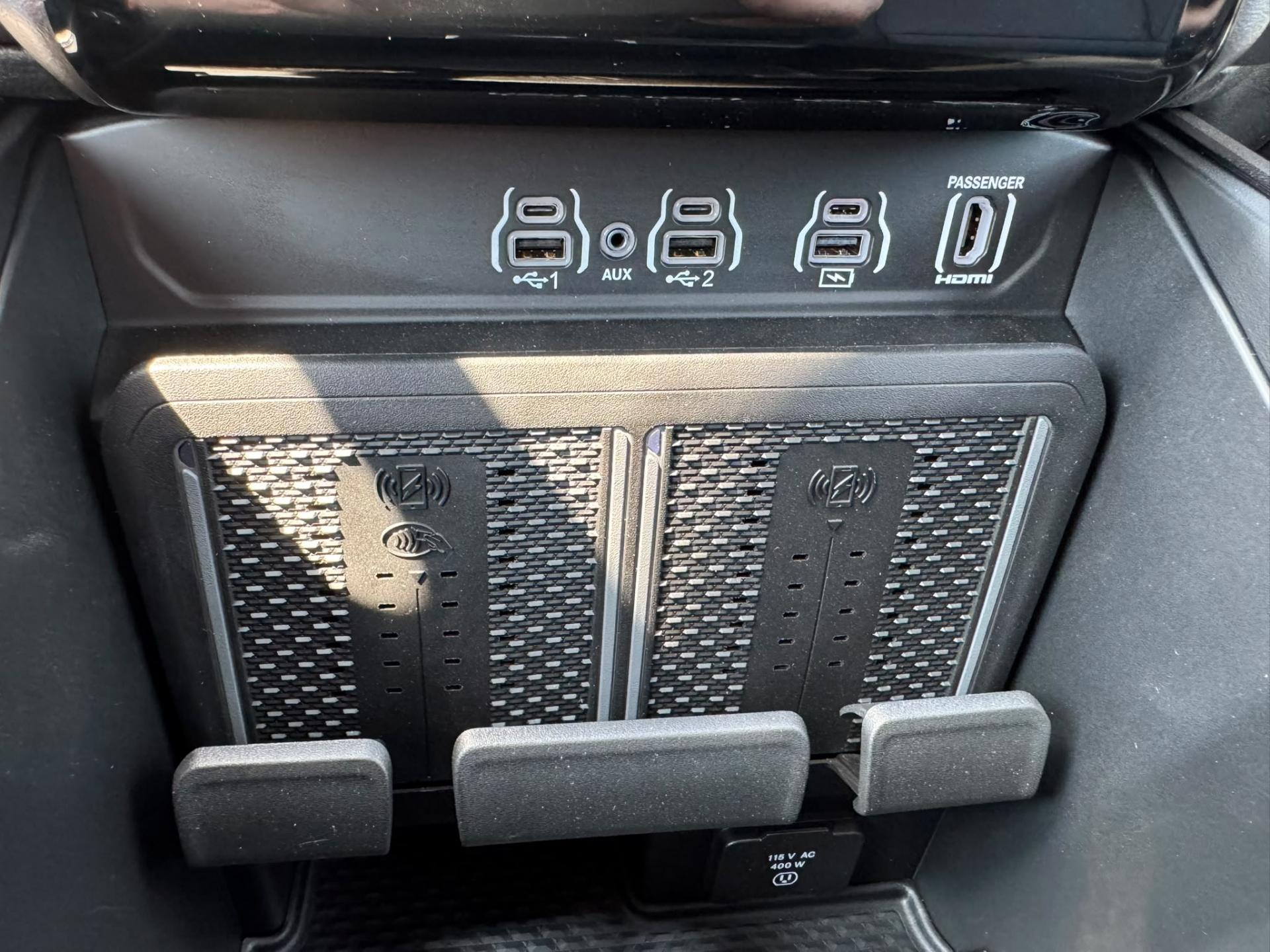 DODGE RAM 1500 CREW CAB SPORT NIGHT EDITION V8
