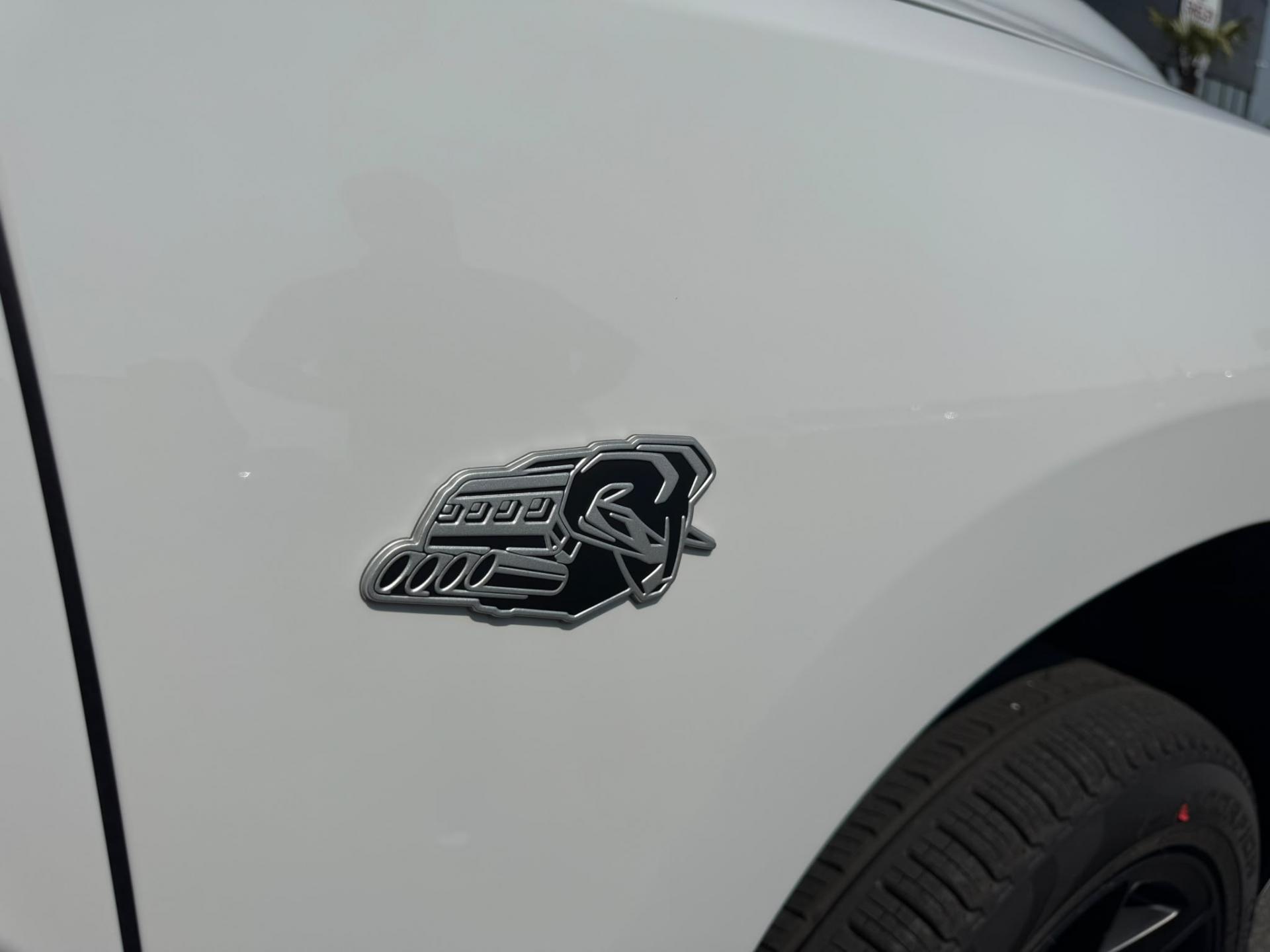 DODGE RAM 1500 CREW CAB SPORT NIGHT EDITION V8