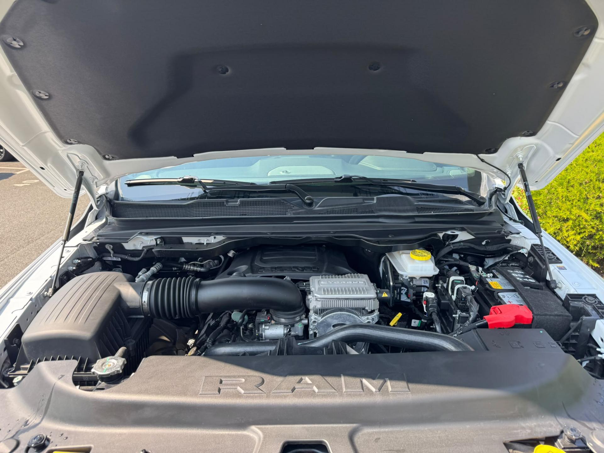 DODGE RAM 1500 CREW CAB SPORT NIGHT EDITION V8