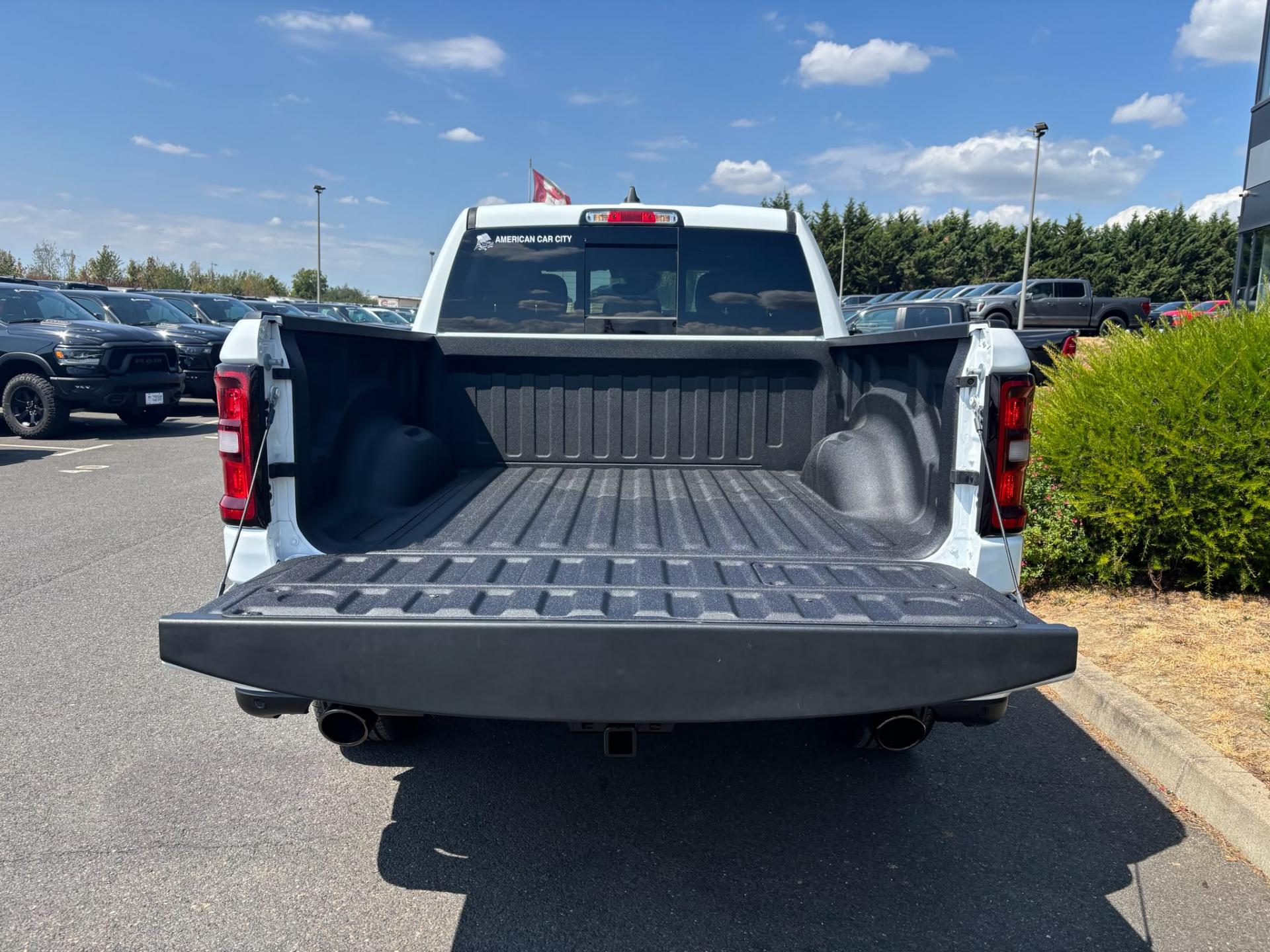 DODGE RAM 1500 CREW CAB SPORT NIGHT EDITION V8