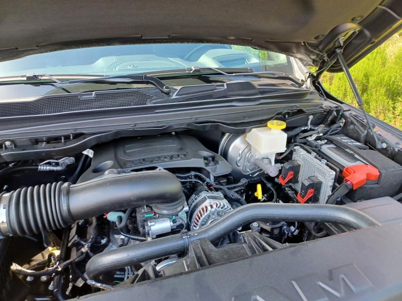 DODGE RAM 1500 CREW LIMITED NIGHT EDITION