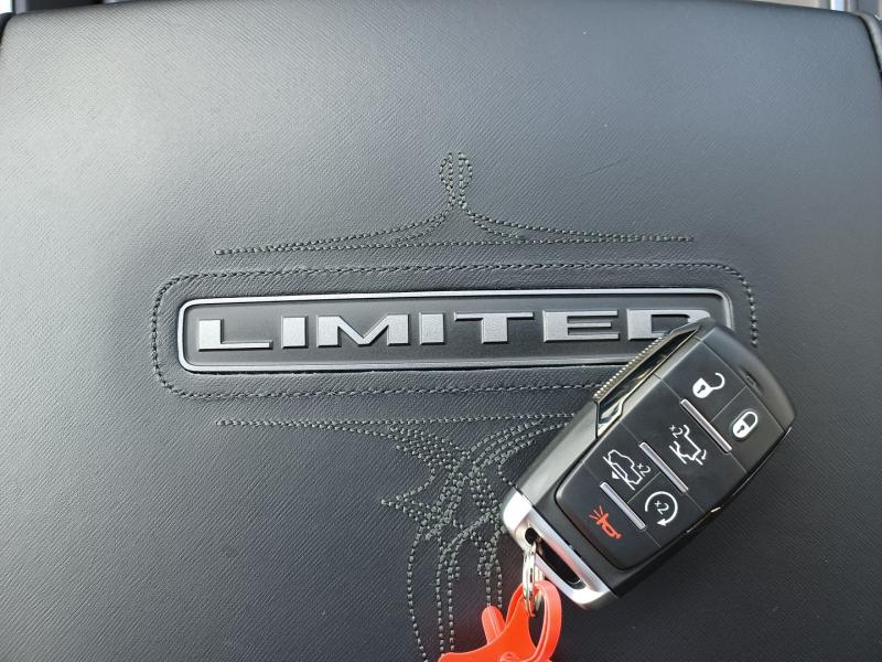 DODGE RAM 1500 CREW LIMITED NIGHT EDITION