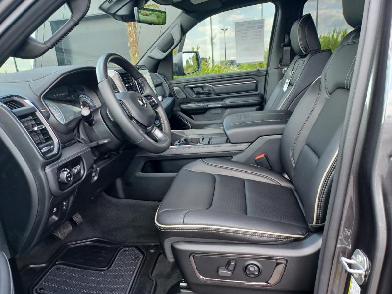DODGE RAM 1500 CREW LIMITED NIGHT EDITION
