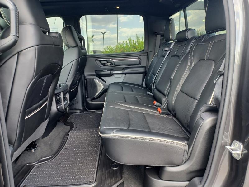 DODGE RAM 1500 CREW LIMITED NIGHT EDITION