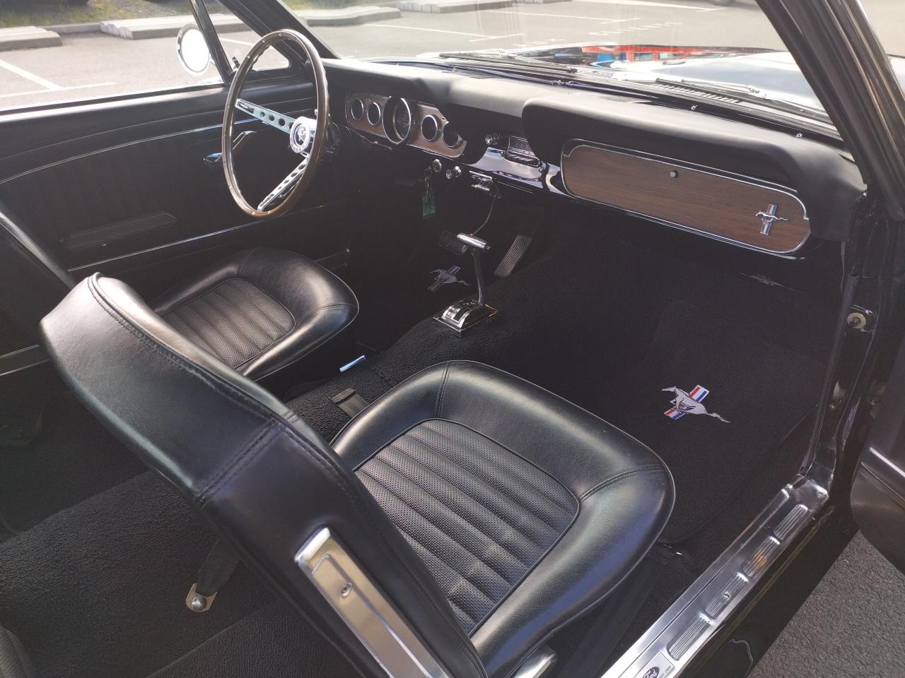 FORD MUSTANG Fastback noire code C restaurée