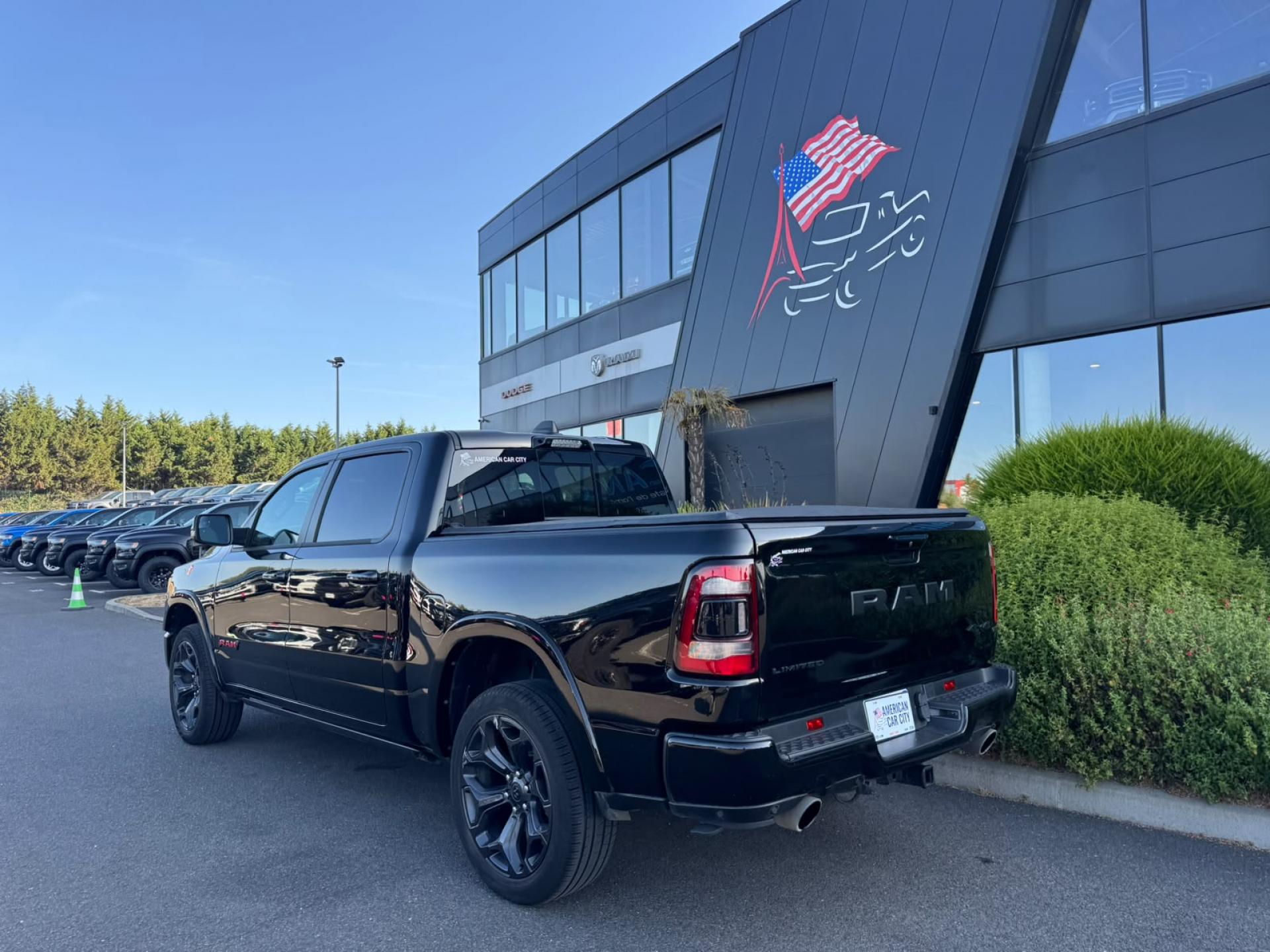 DODGE RAM 1500 CREW LIMITED (RED) EDITION