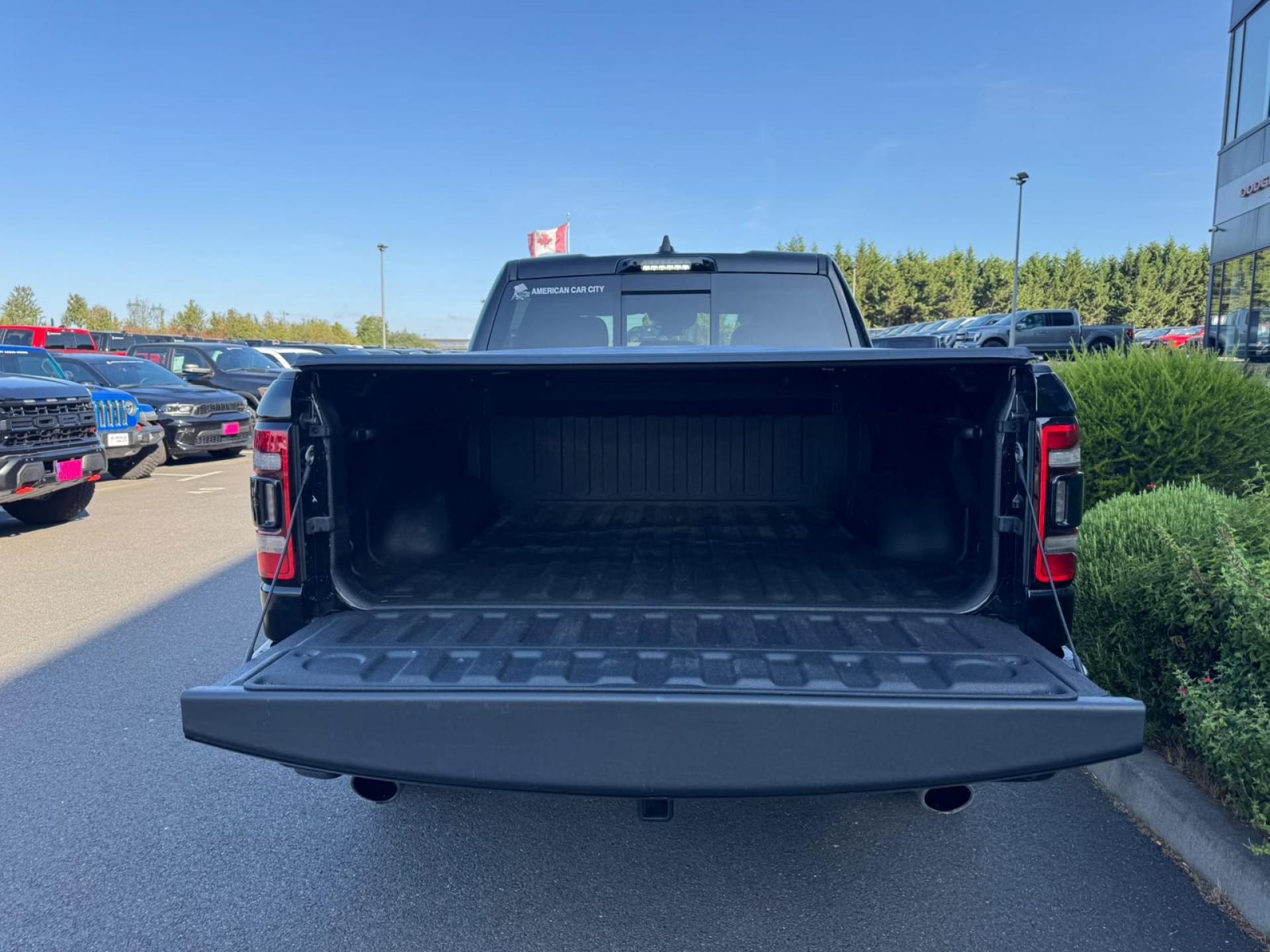 DODGE RAM 1500 CREW LIMITED (RED) EDITION
