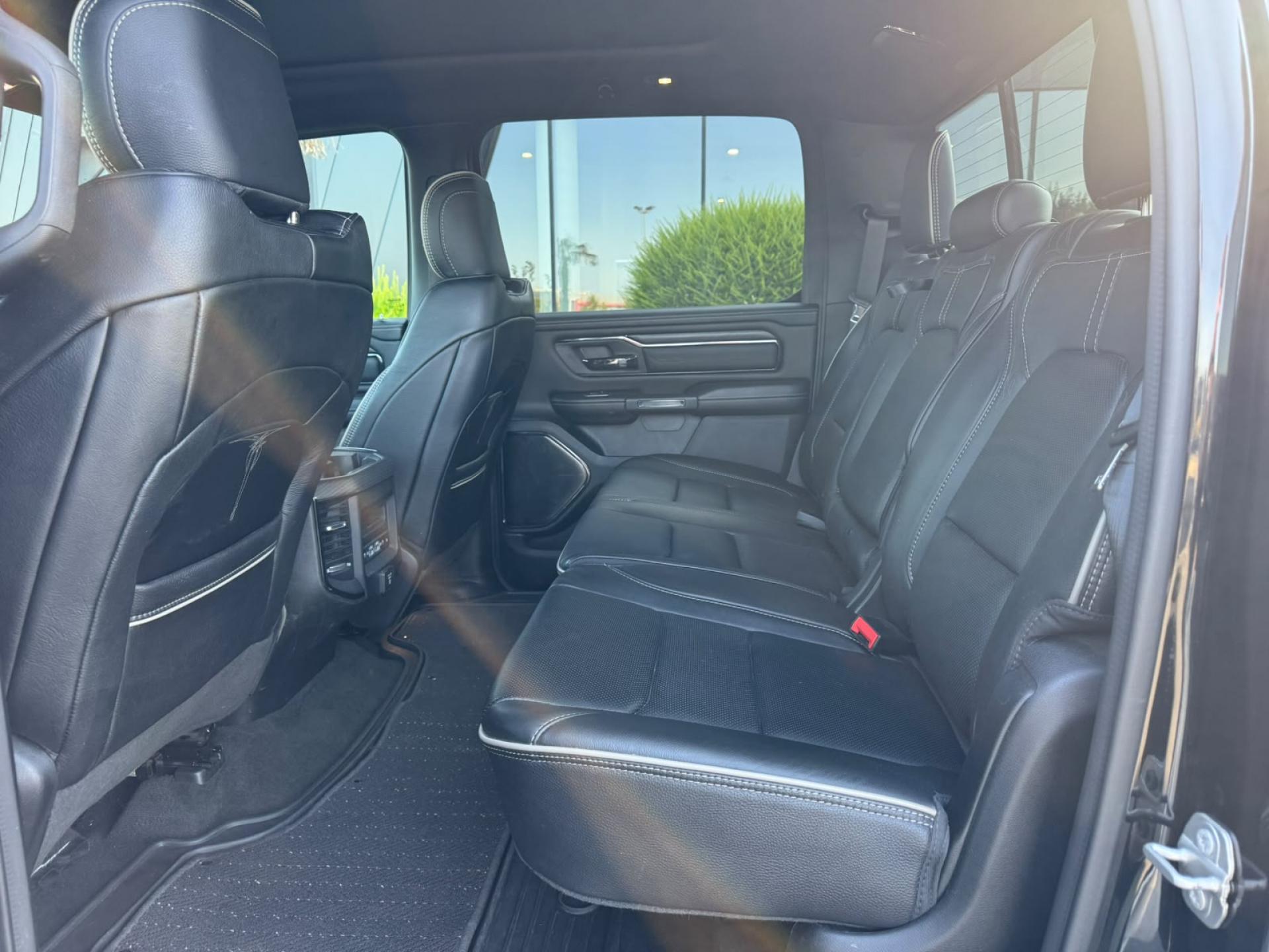 DODGE RAM 1500 CREW LIMITED (RED) EDITION