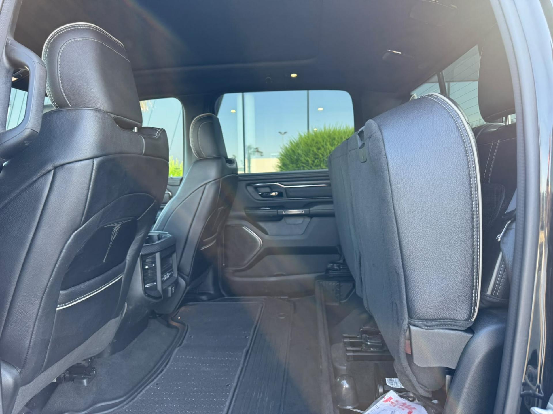 DODGE RAM 1500 CREW LIMITED (RED) EDITION