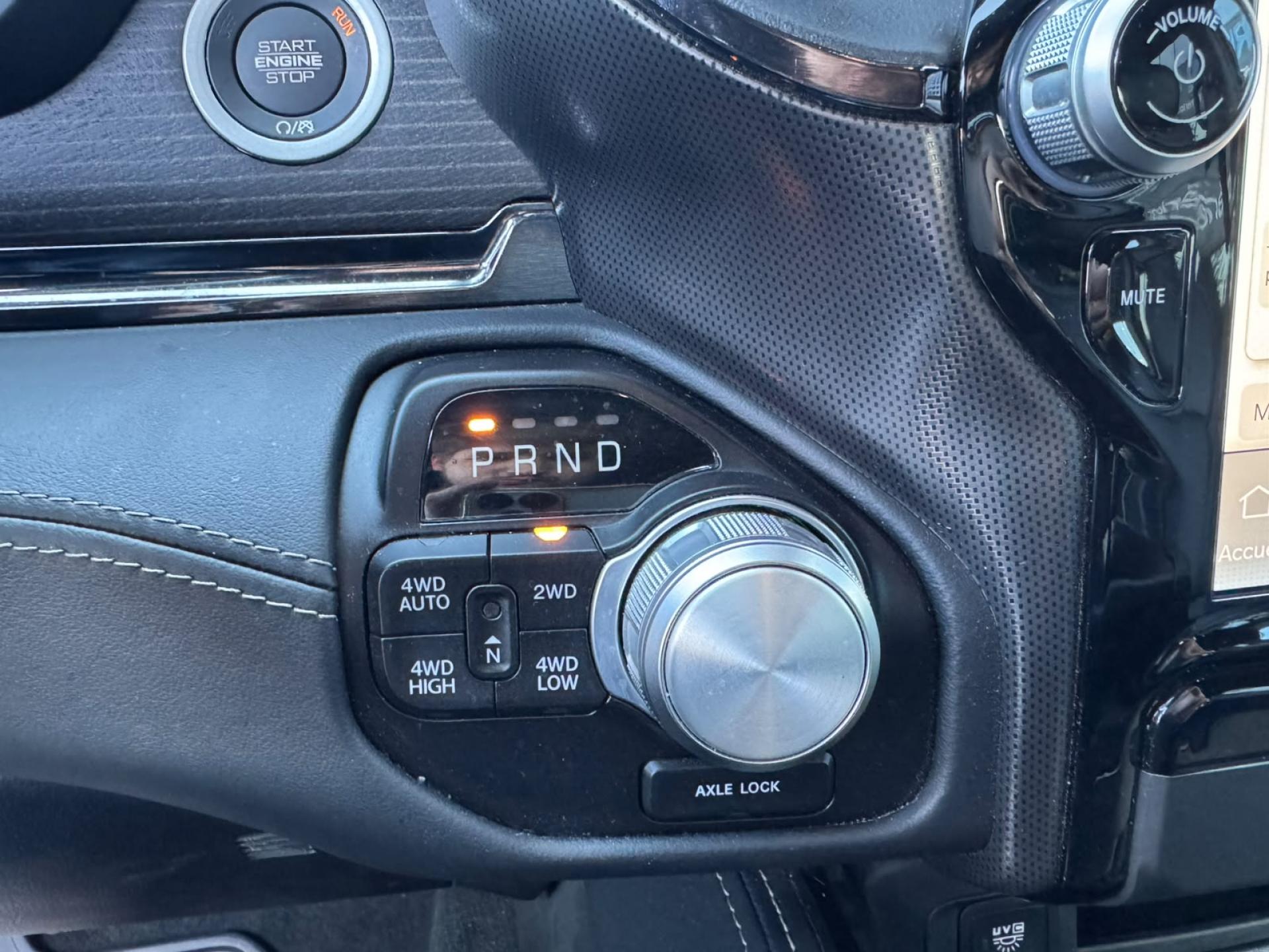 DODGE RAM 1500 CREW LIMITED (RED) EDITION