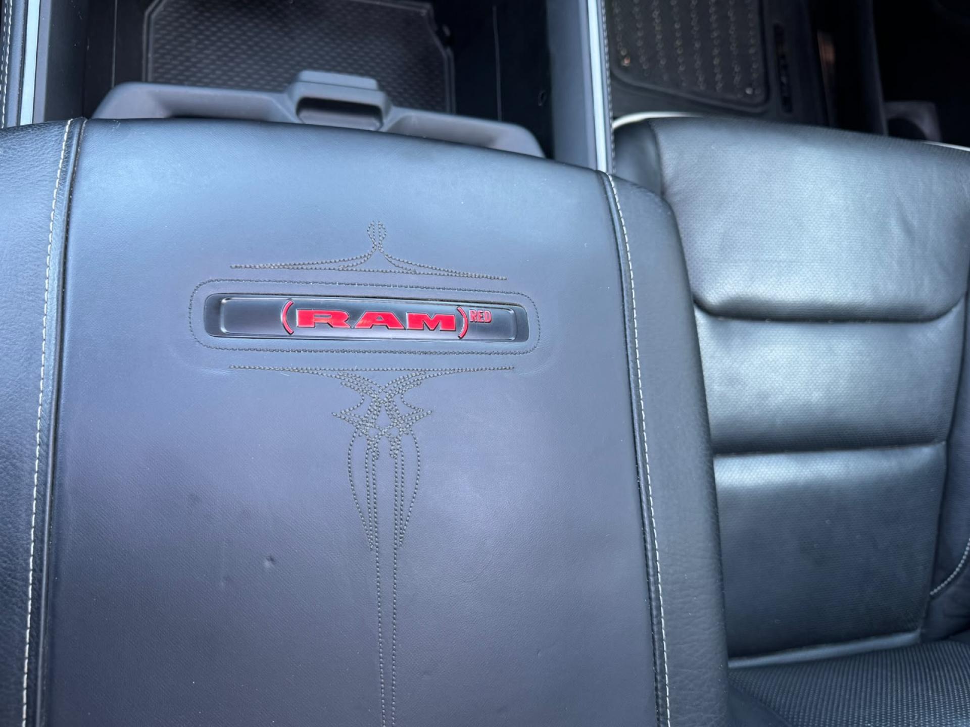 DODGE RAM 1500 CREW LIMITED (RED) EDITION