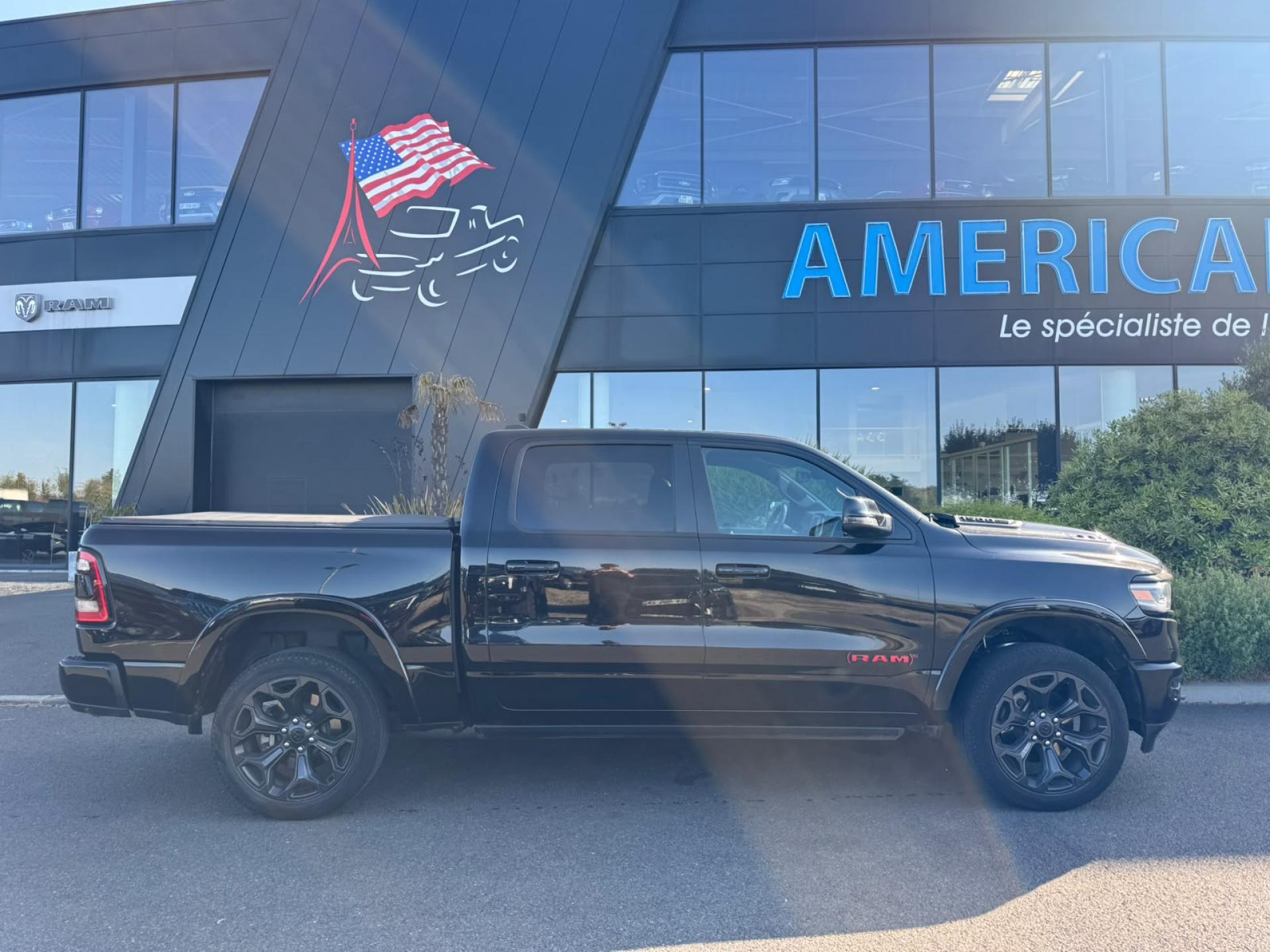 DODGE RAM 1500 CREW LIMITED (RED) EDITION