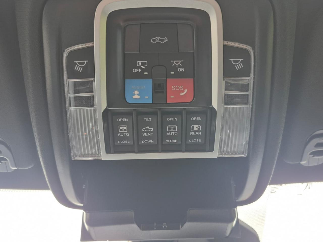 DODGE RAM 1500 CREW LIMITED NIGHT EDITION RAMBOX HAYON MULTI V8 5,7L