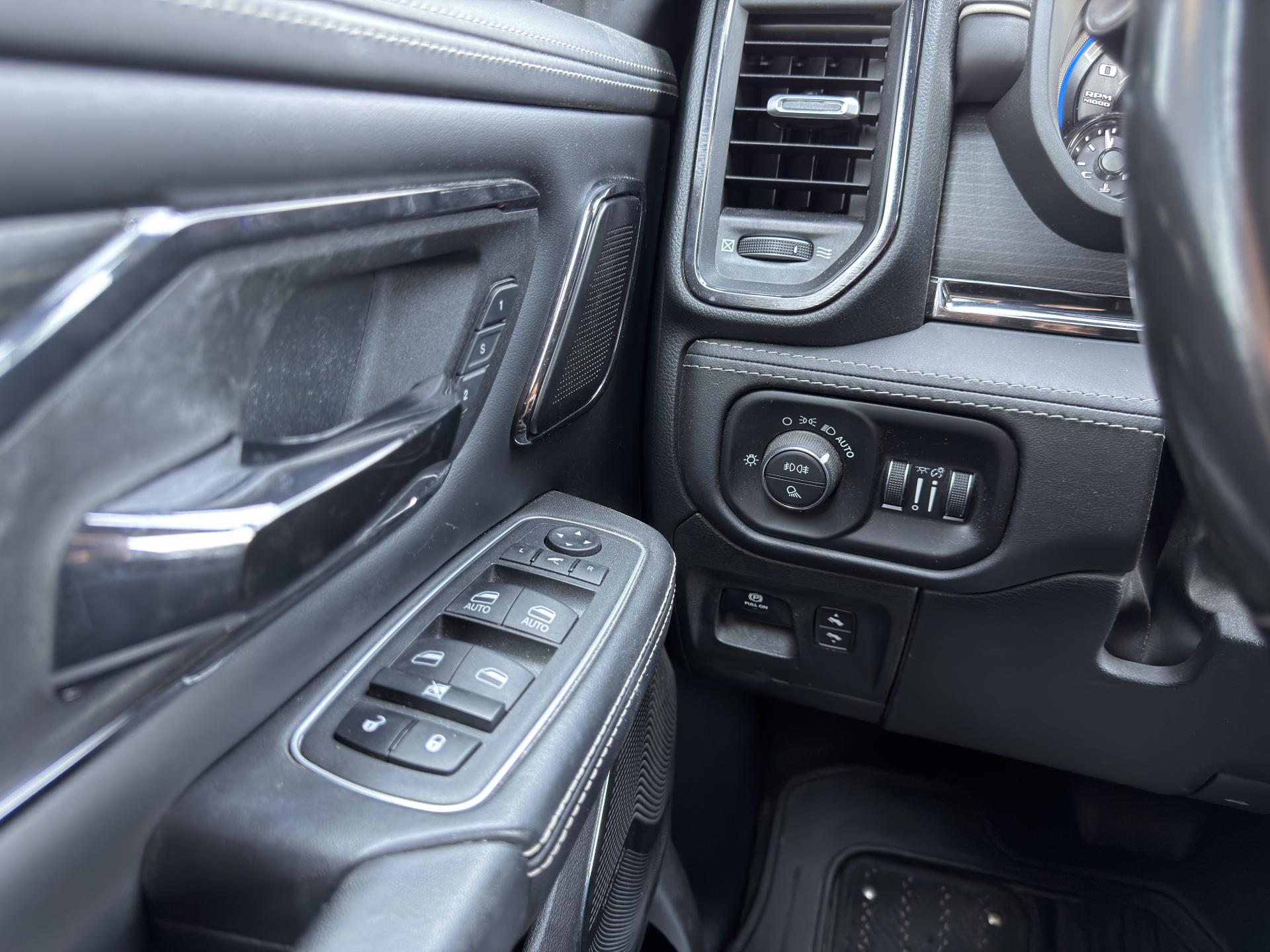DODGE RAM 1500 CREWCAB LIMITED NIGHT EDITION - VENTE A MARCHAND