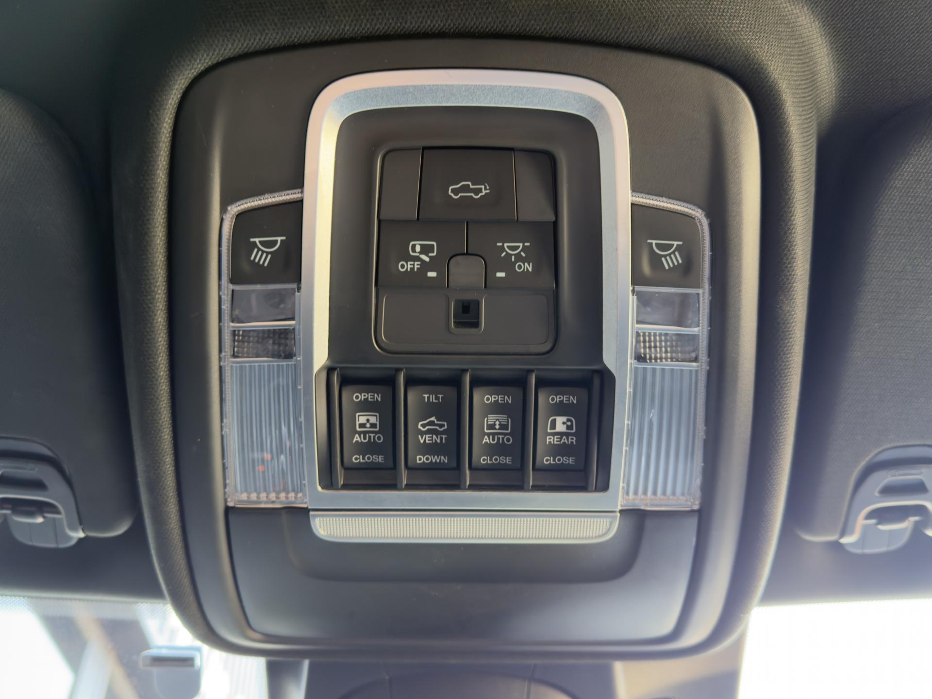 DODGE RAM 1500 CREWCAB LIMITED NIGHT EDITION - VENTE A MARCHAND
