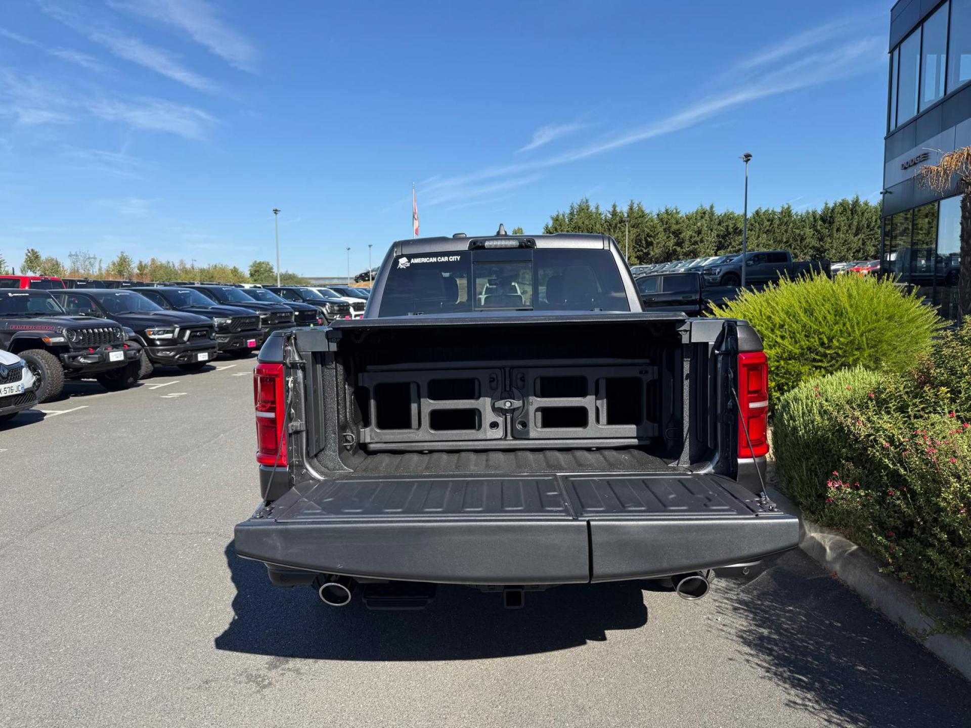 DODGE RAM 1500 CREW TUNGSTEN AIR RAMBOX HAYON MULTI